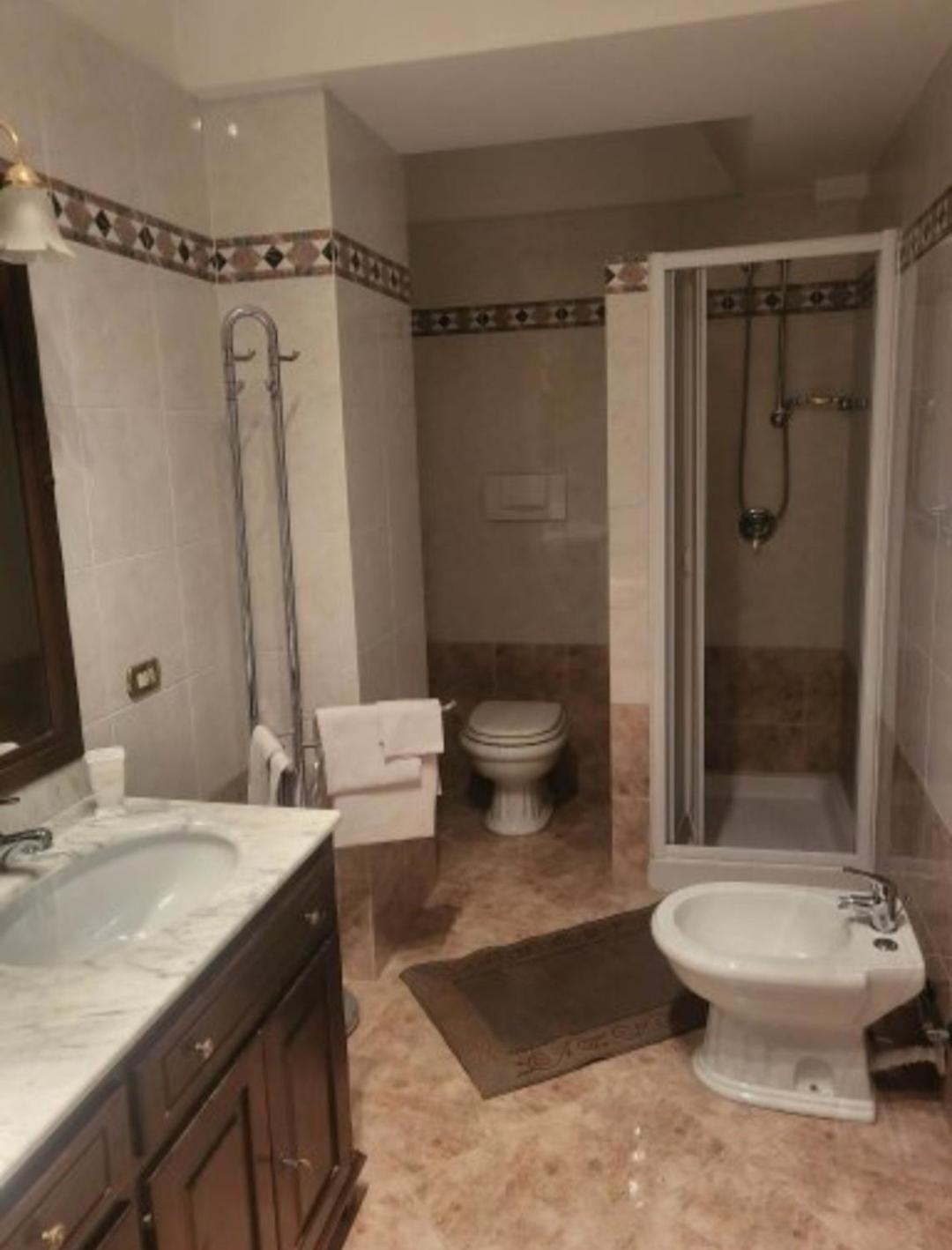 Double Room with Private Bathroom photo 2