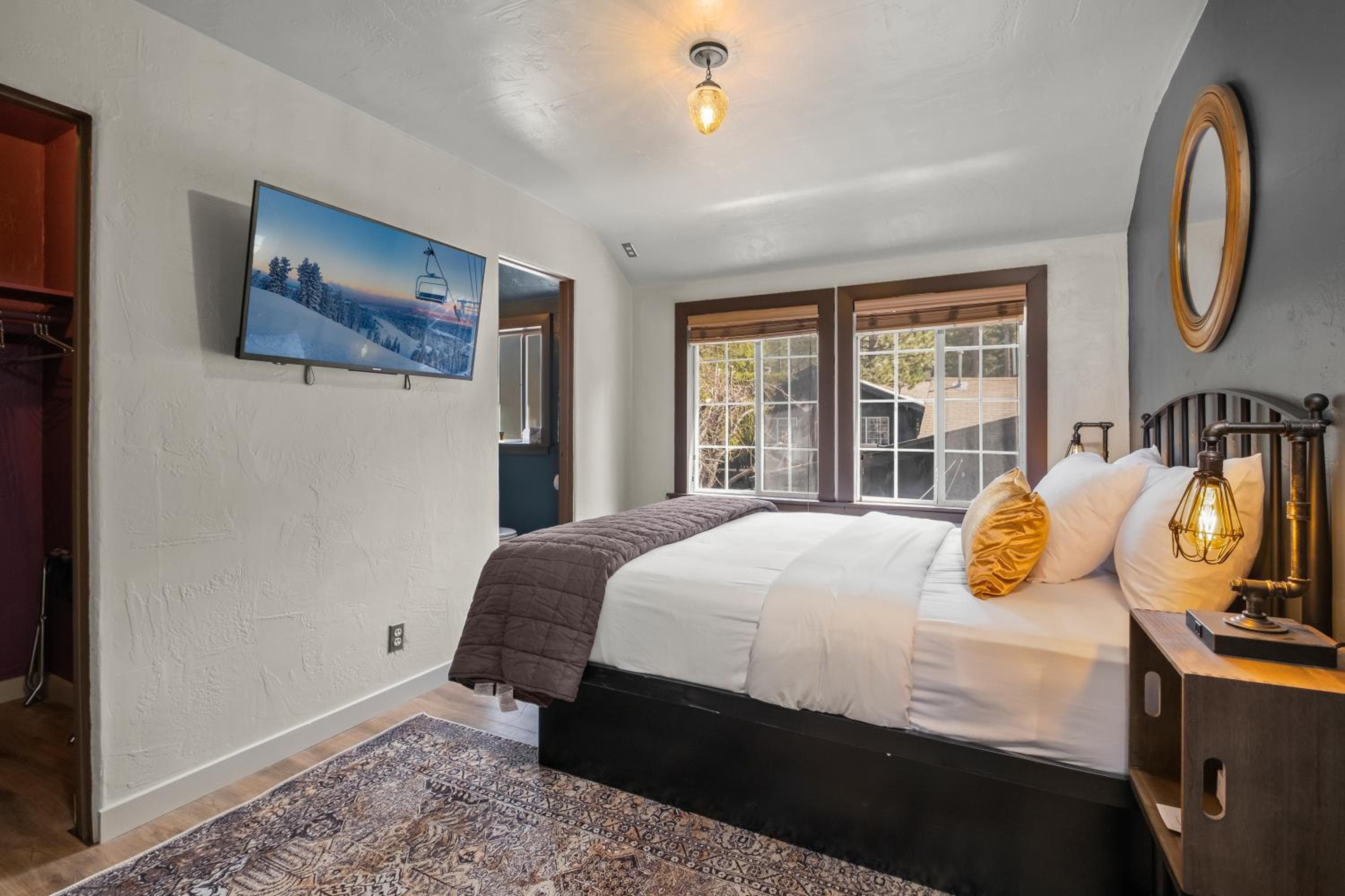 Standard Suite - Photo 2