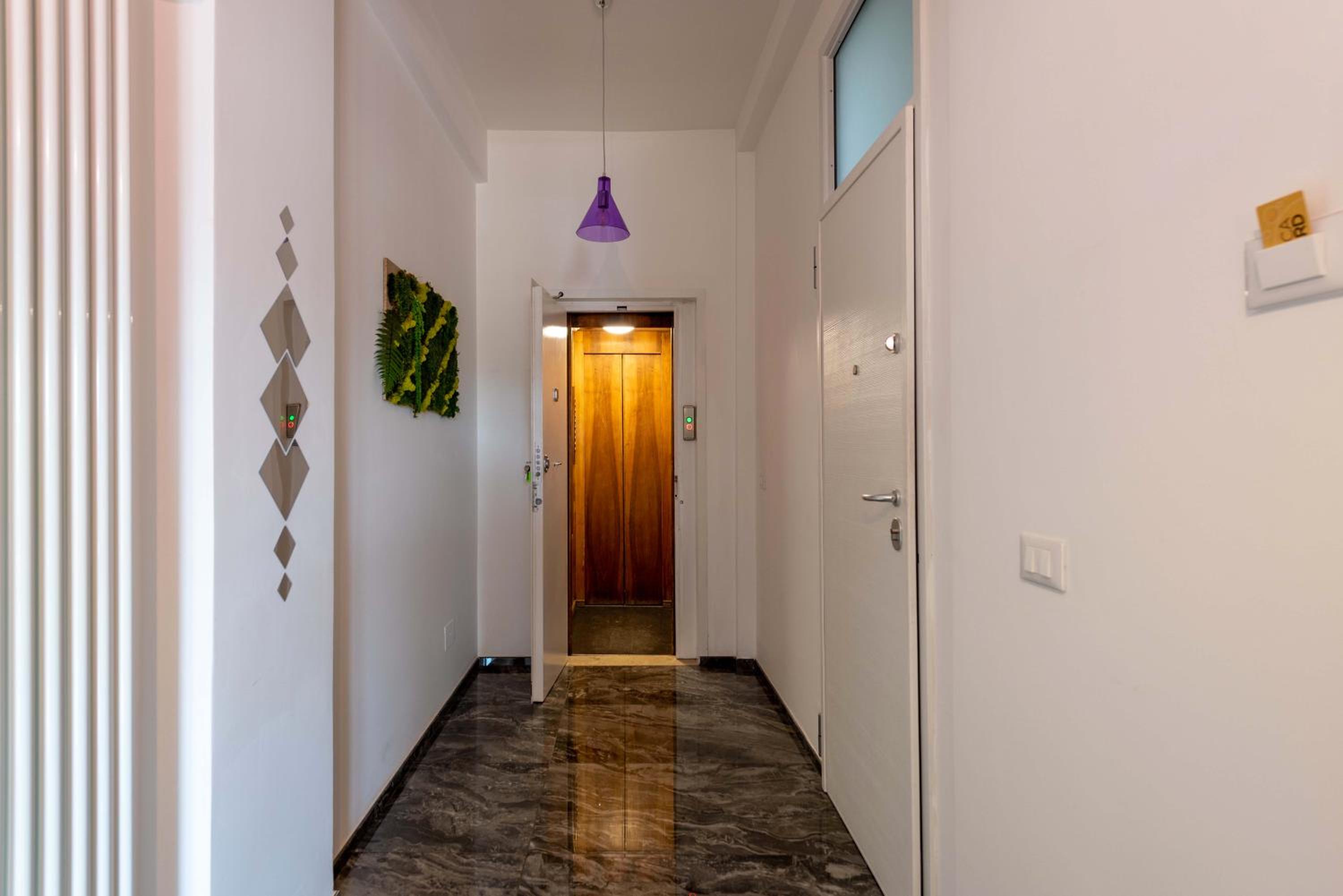 Apartment photo 2