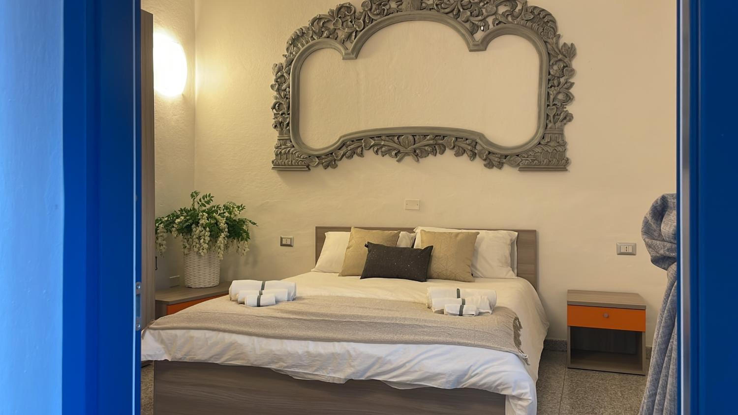 Double Room with Shared Bathroom photo 2
