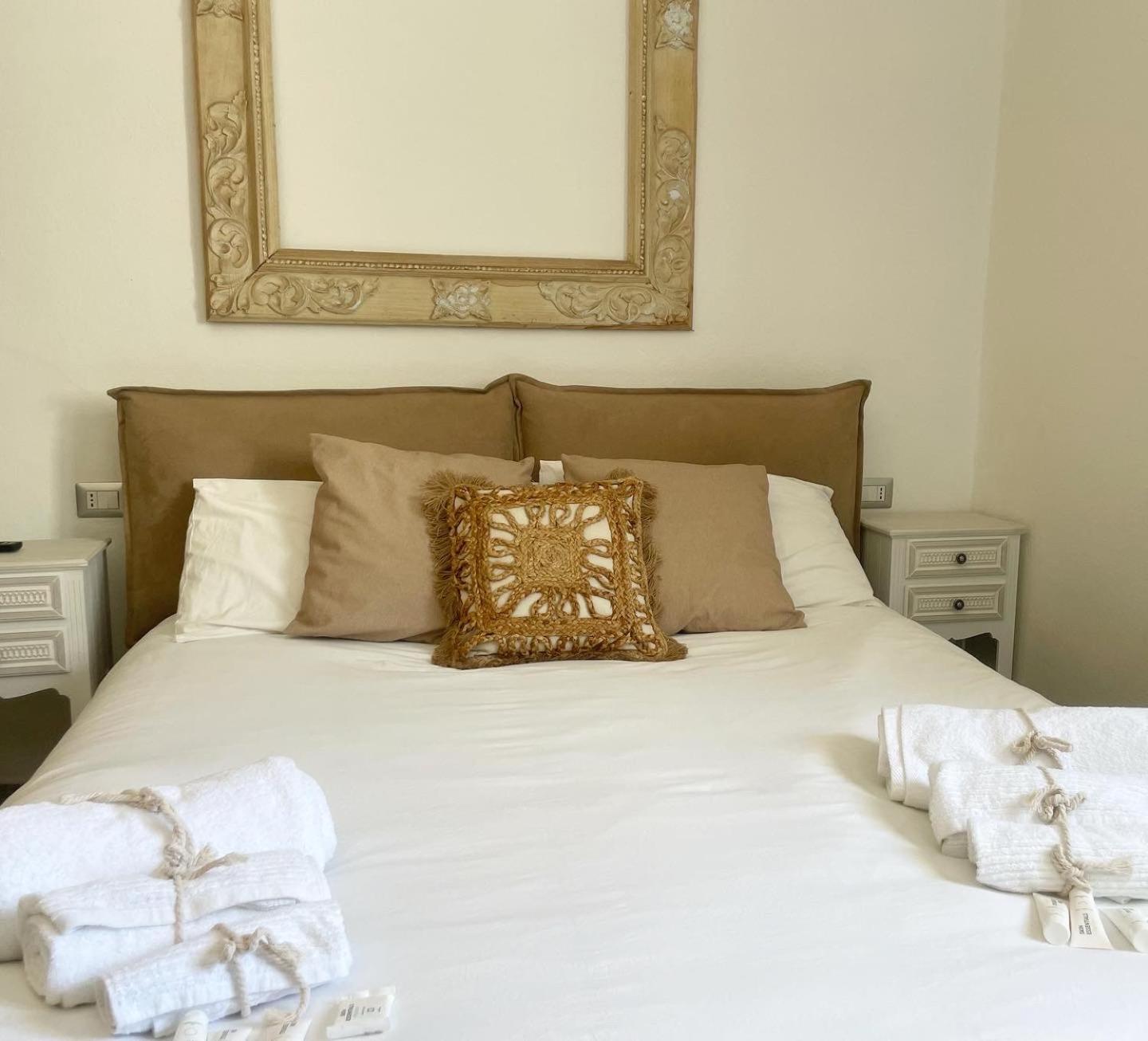 Double Room with Shared Bathroom photo 3