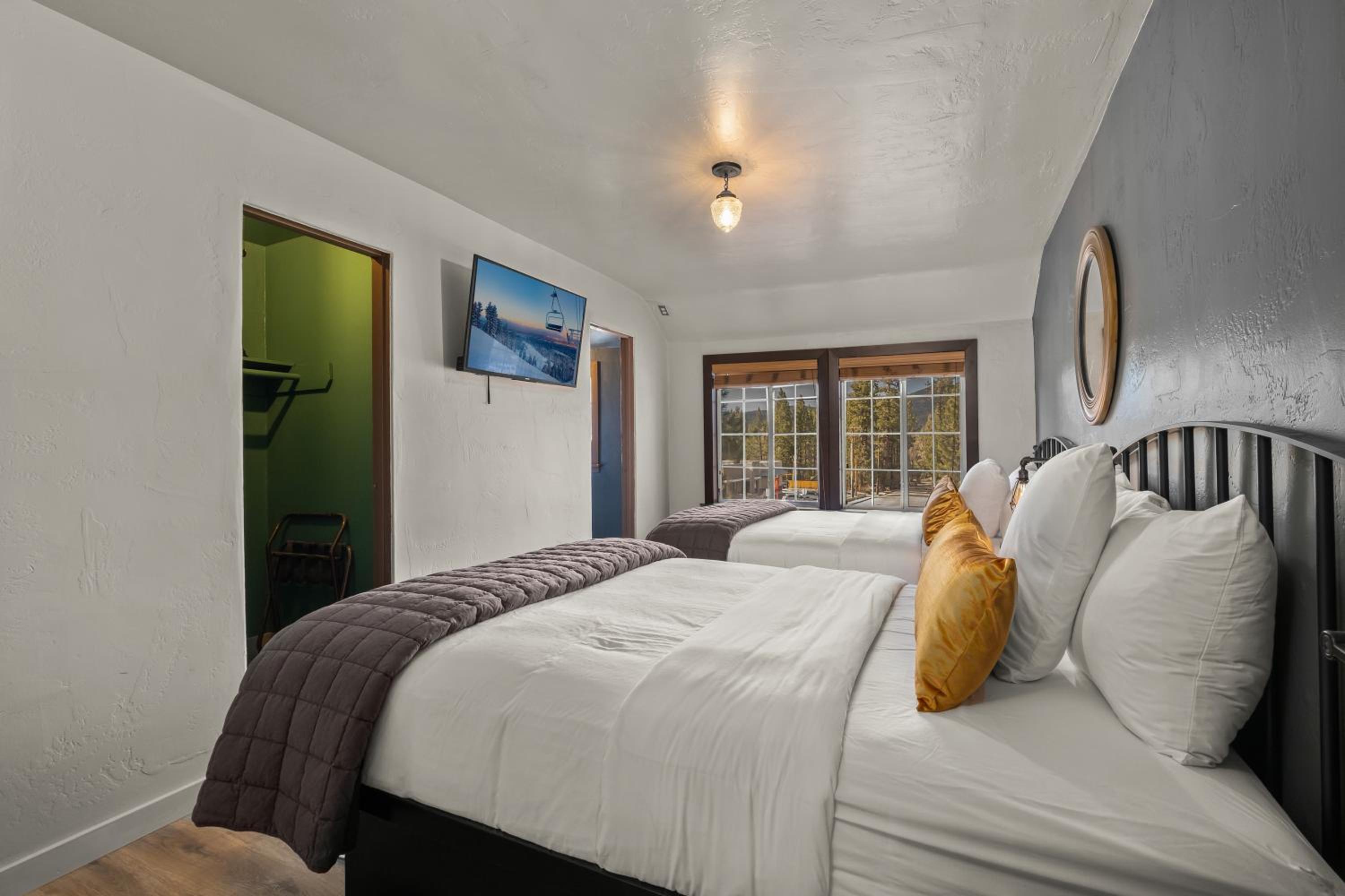 Standard Double Suite - Photo 16
