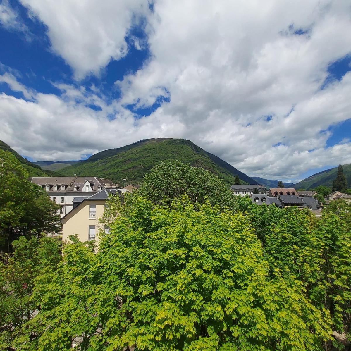 Apartment with Mountain View photo 3