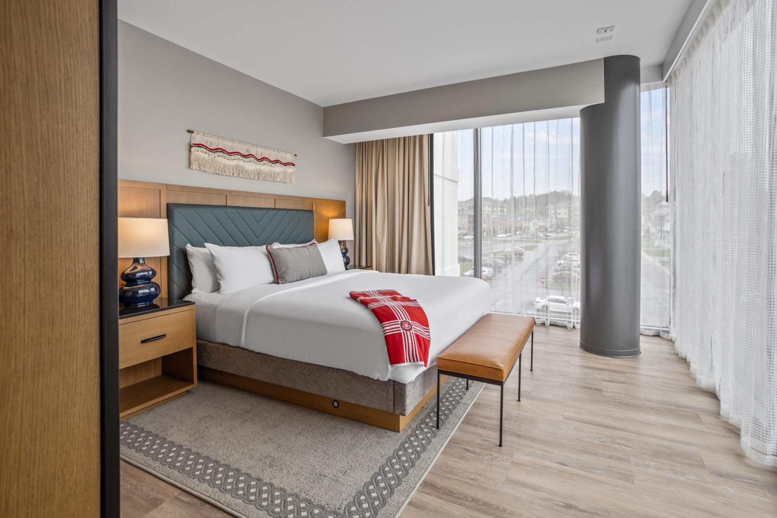 Premium King Room - Photo 6
