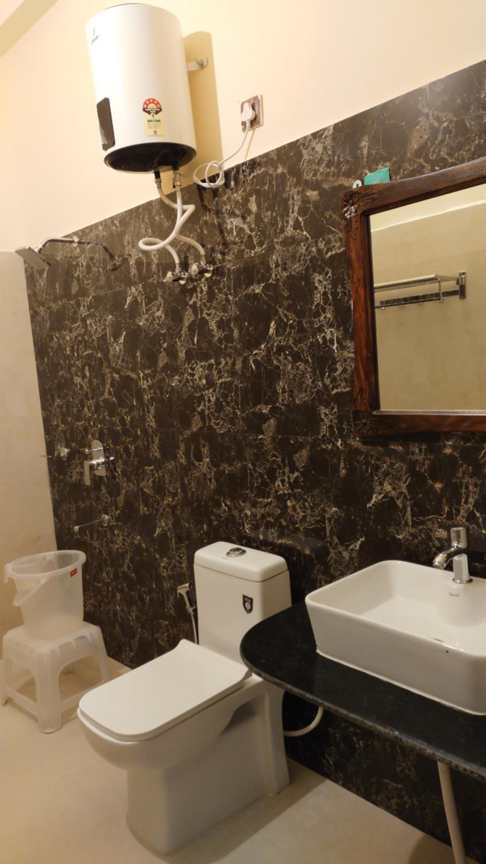 King Suite with Balcony photo 2