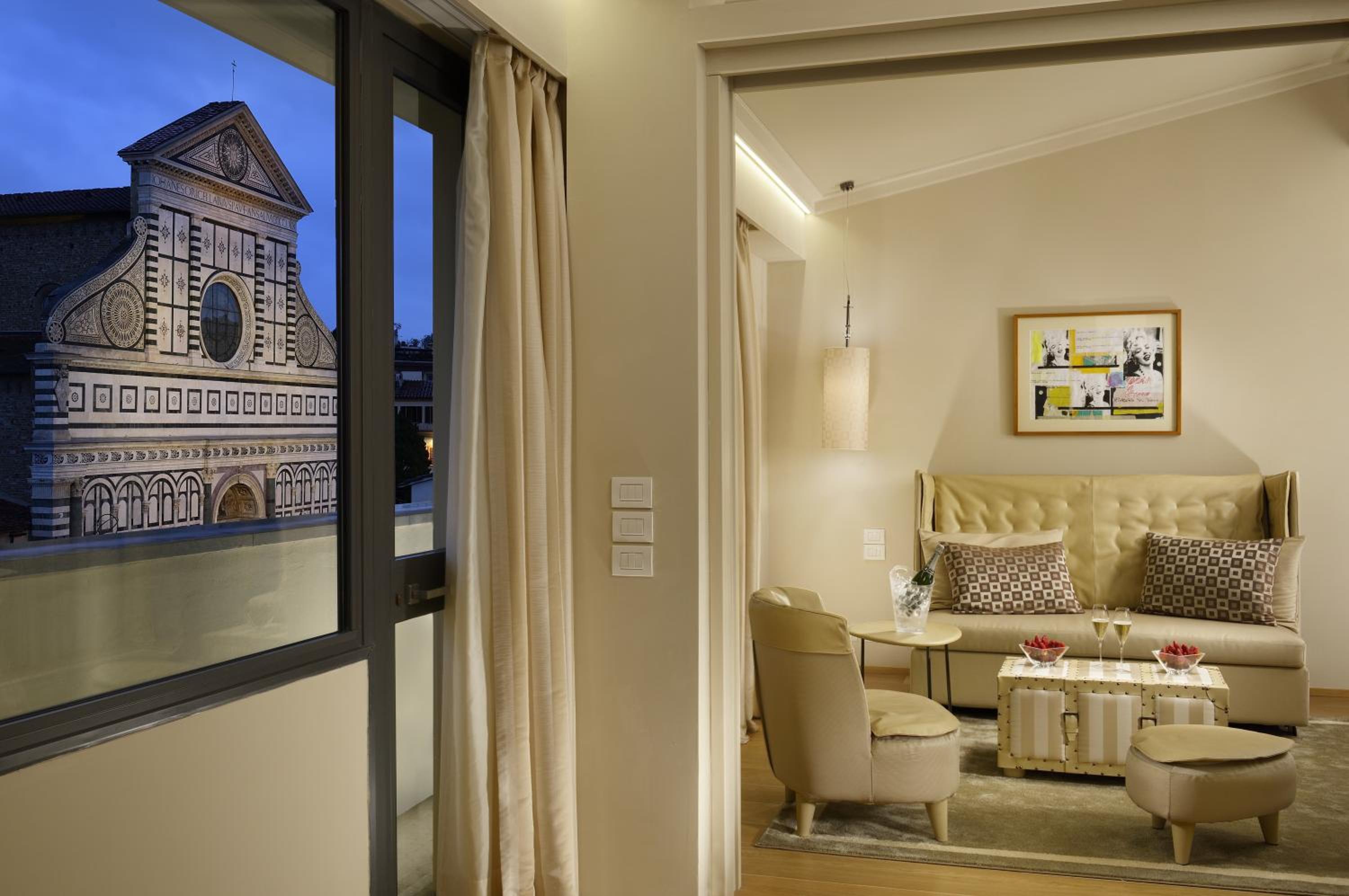 Romantic Suite - Photo 9