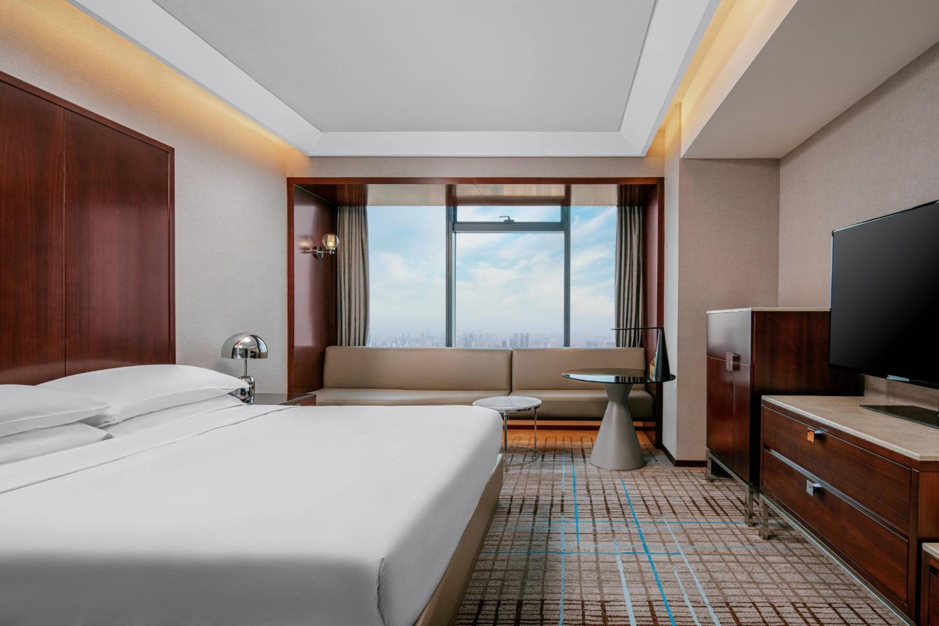 Club King Room