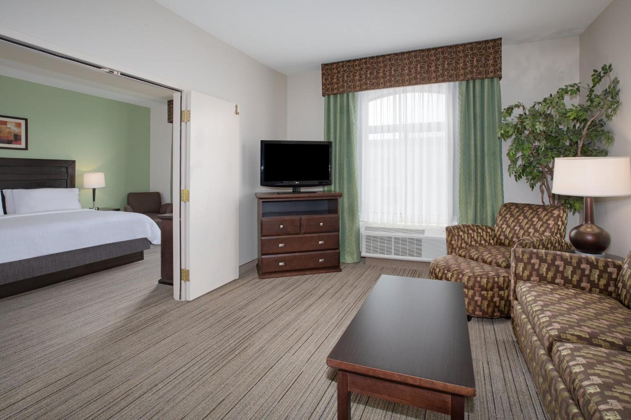 One-Bedroom King Suite with Jetted Tub - Photo 8