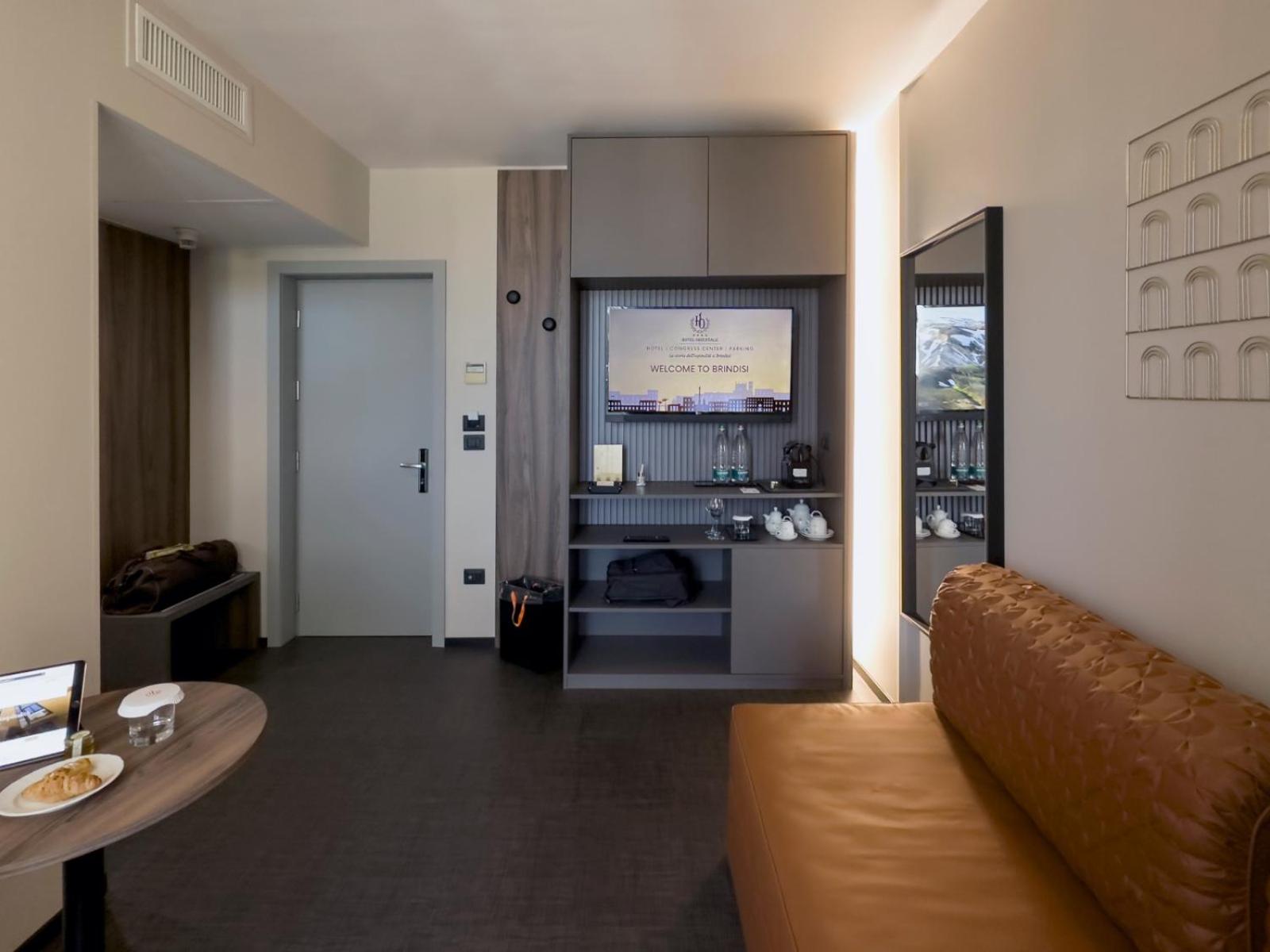 Penthouse Suite with Balcony photo 2