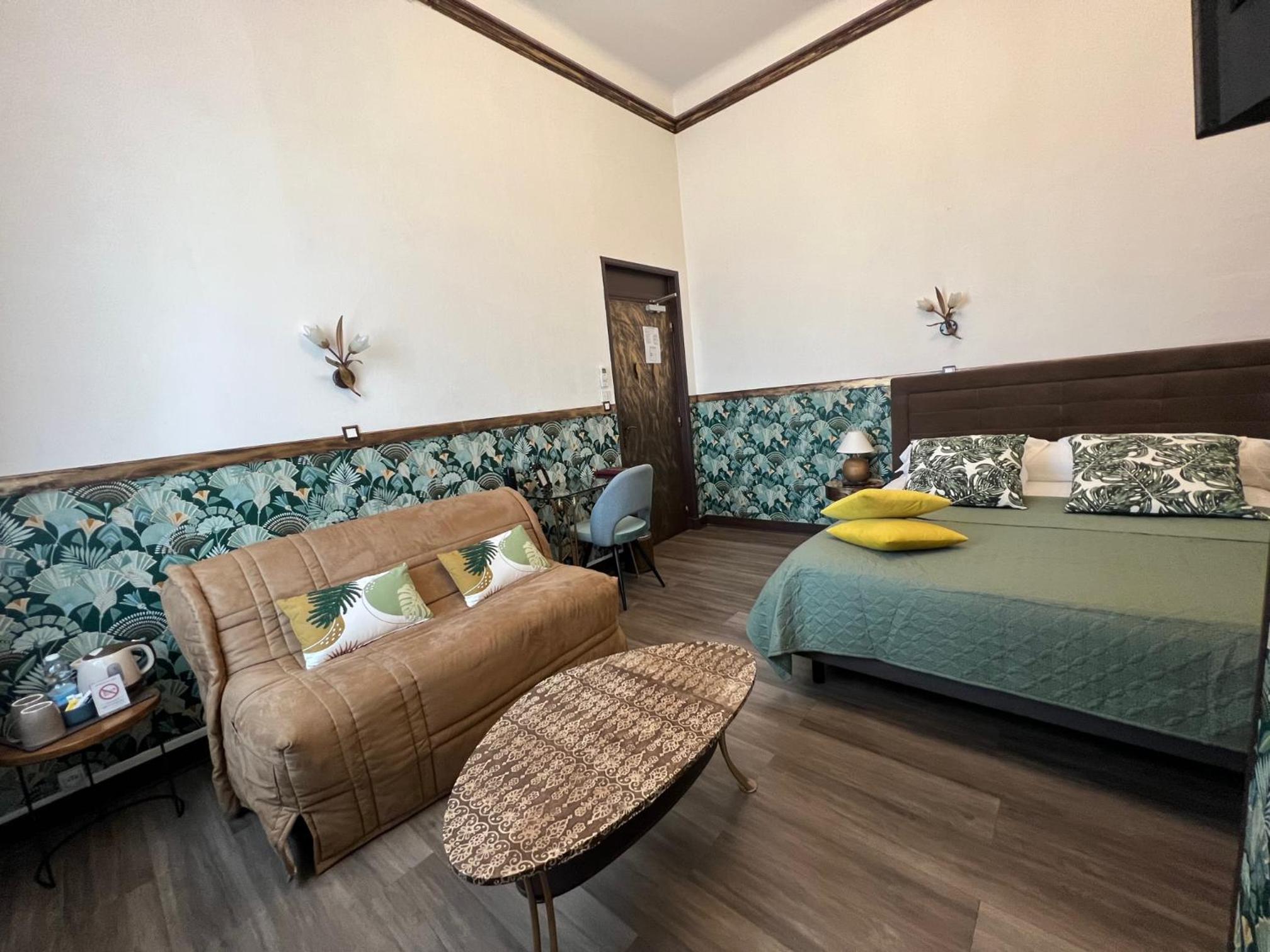 Deluxe Comfort Room