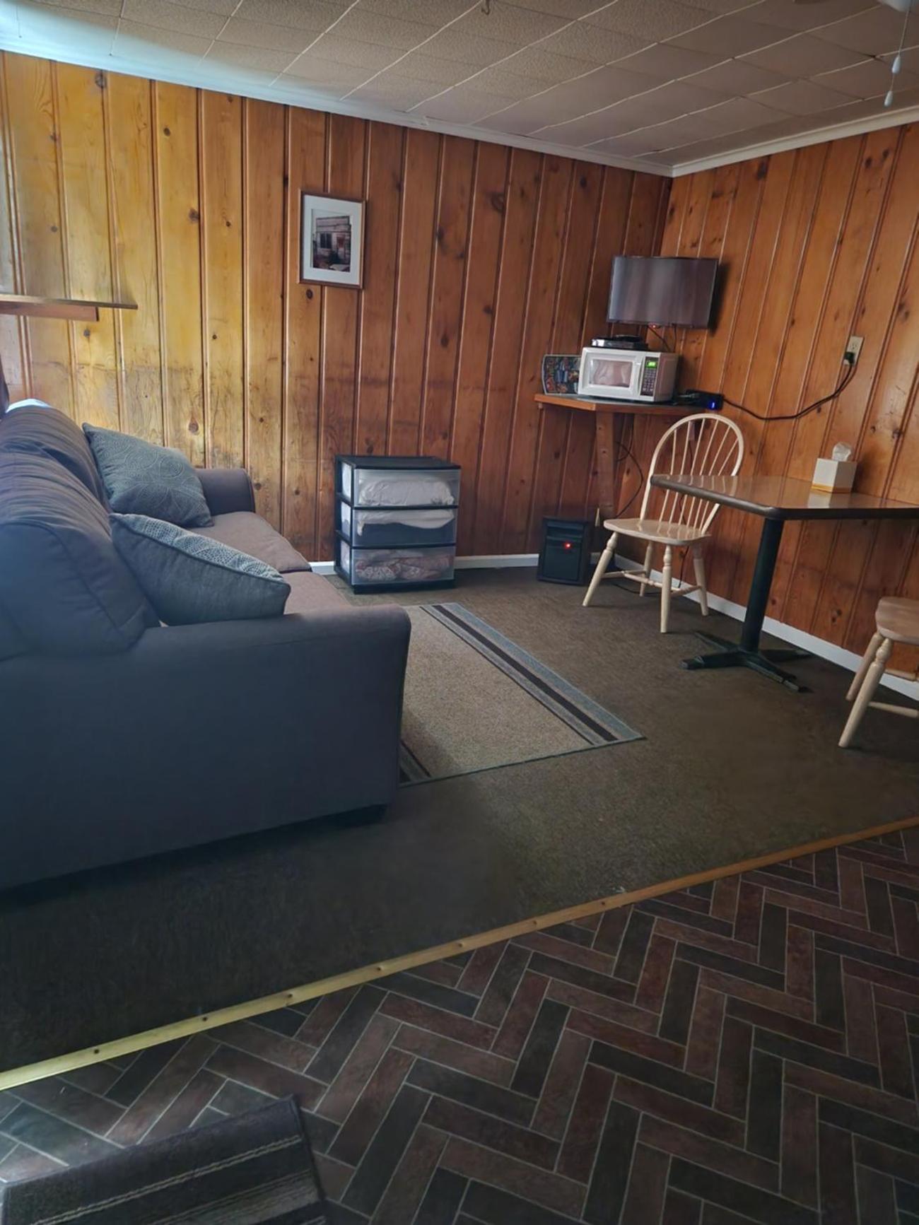 One-Bedroom Bungalow - Photo 1