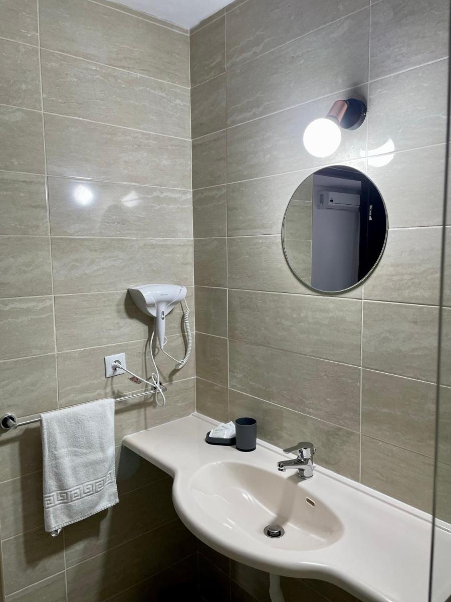 Triple Room with Private Bathroom photo 1