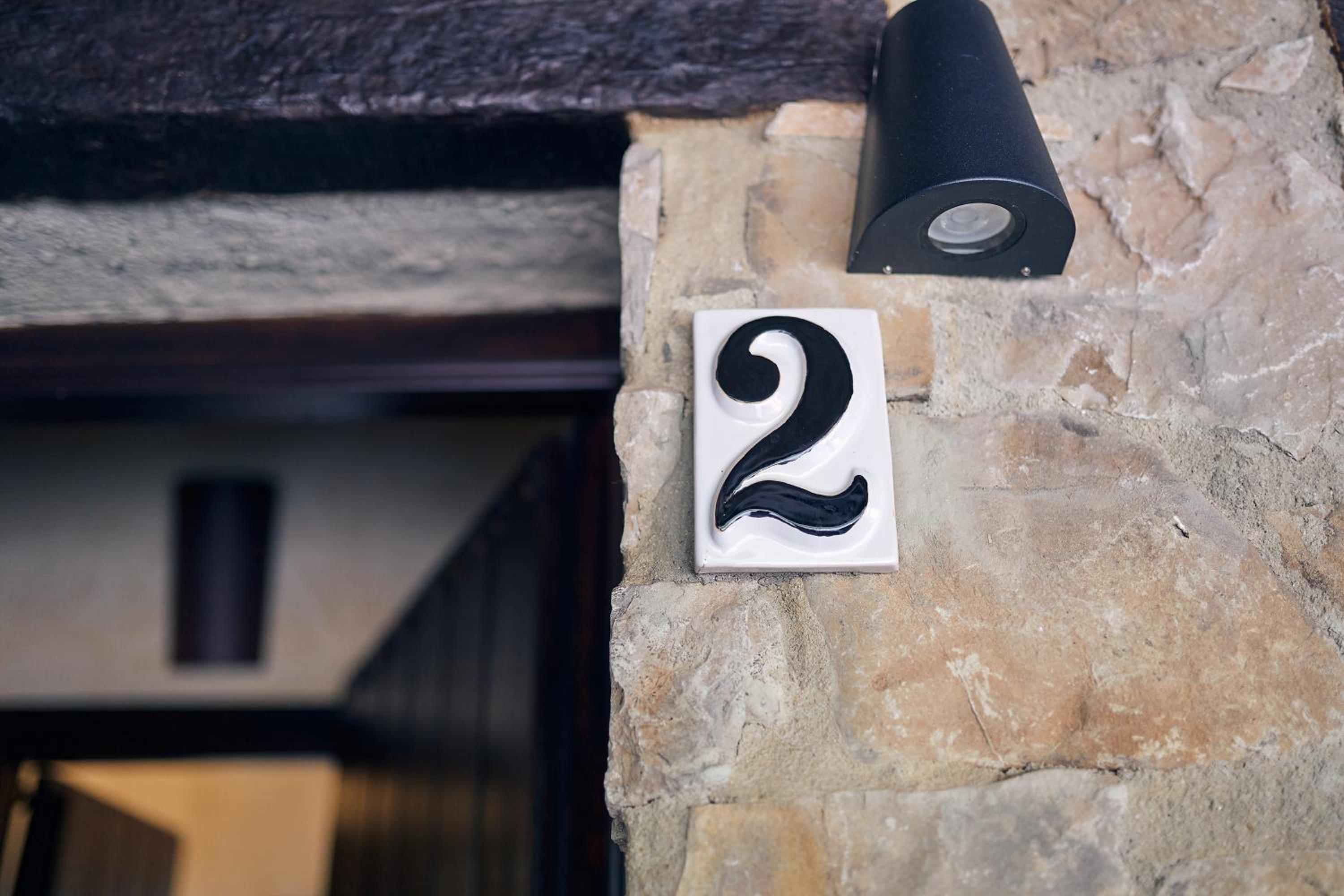 Standard Queen Room - Photo 6
