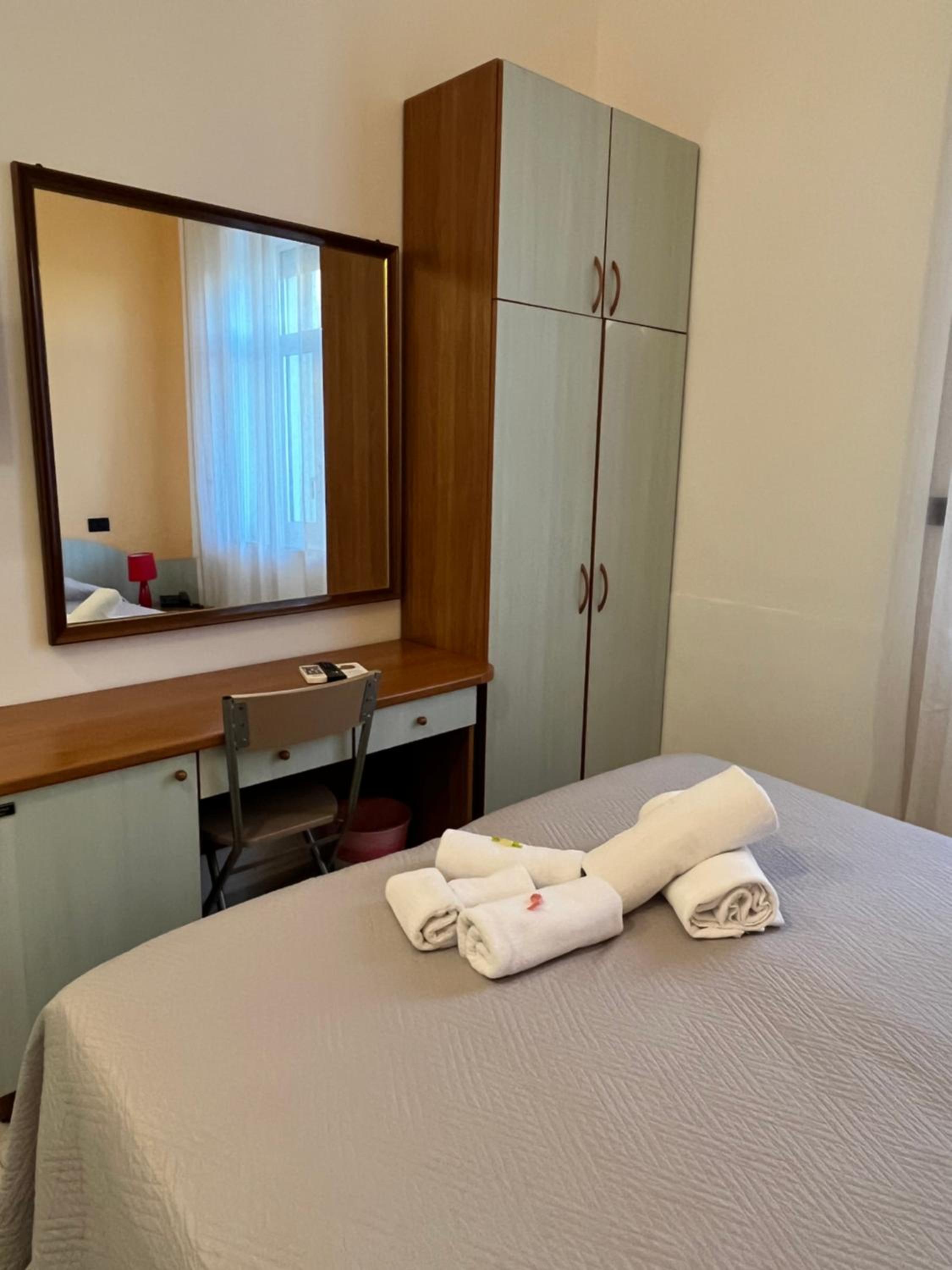 Economy Double Room - Photo 3