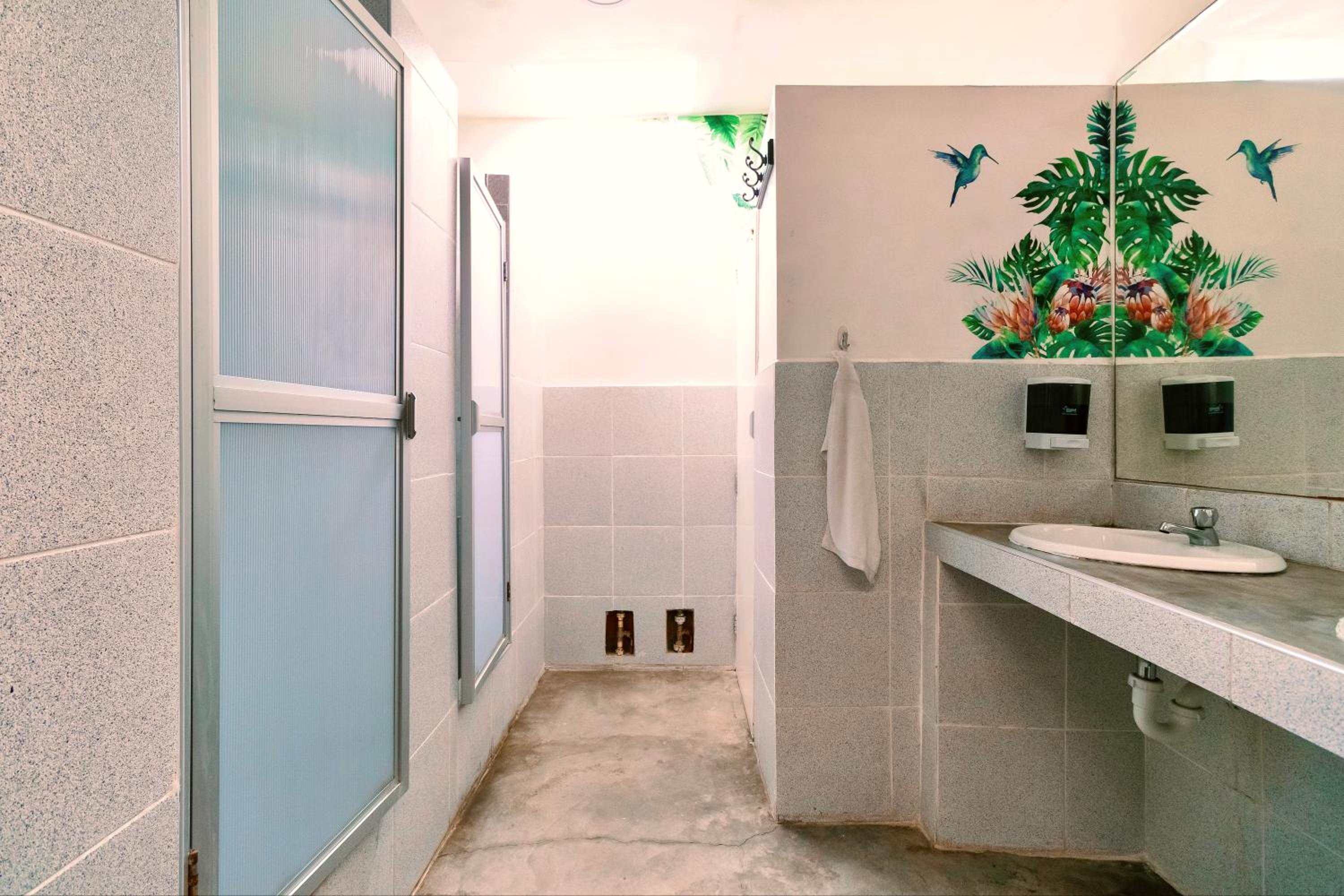 Double Room with Shared Bathroom photo 3