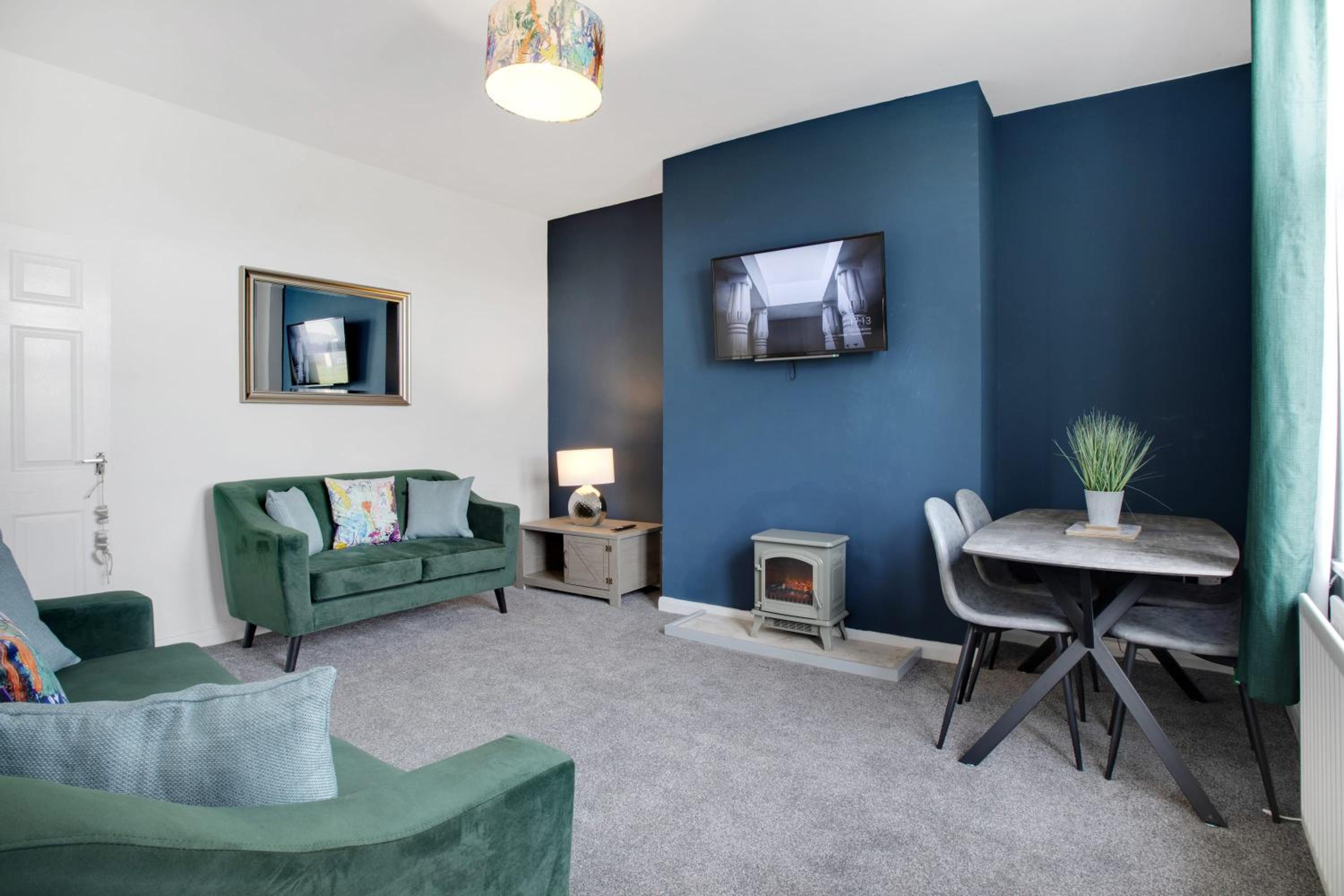 Family Room photo 1