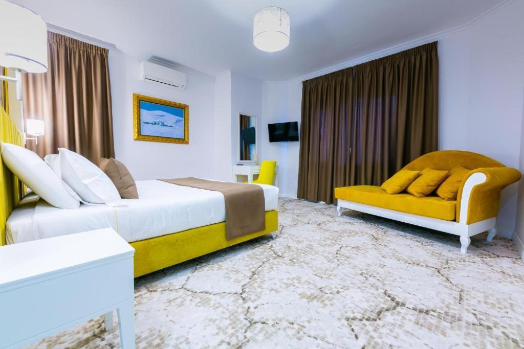 Double Room with Balcony photo 2
