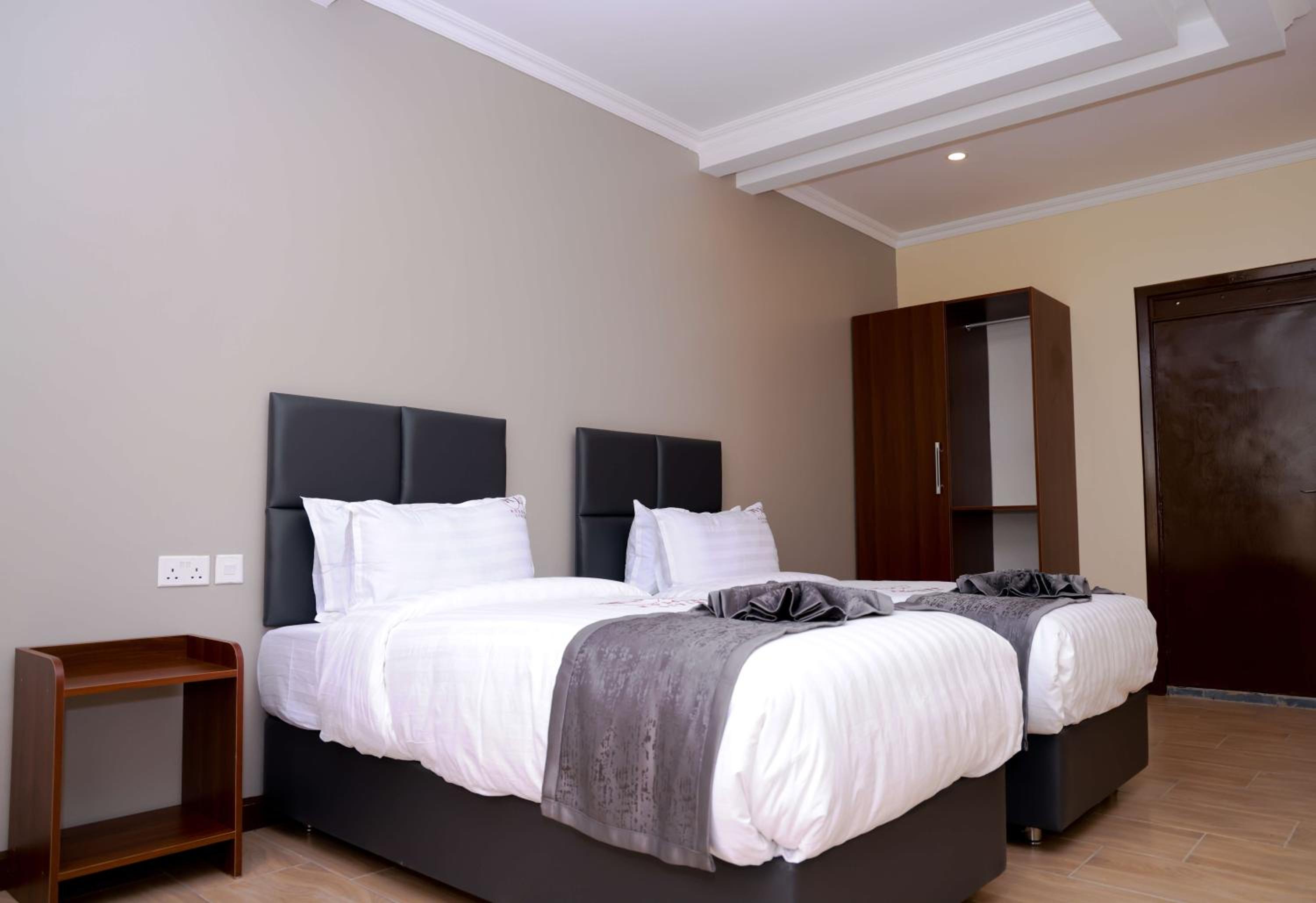 Standard Triple Room photo 2