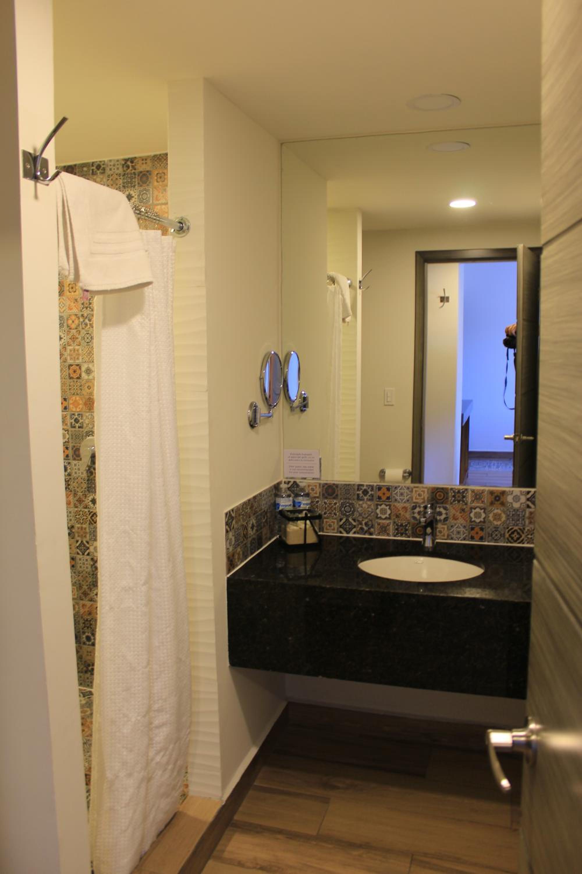 Deluxe Suite With Sea View photo 3