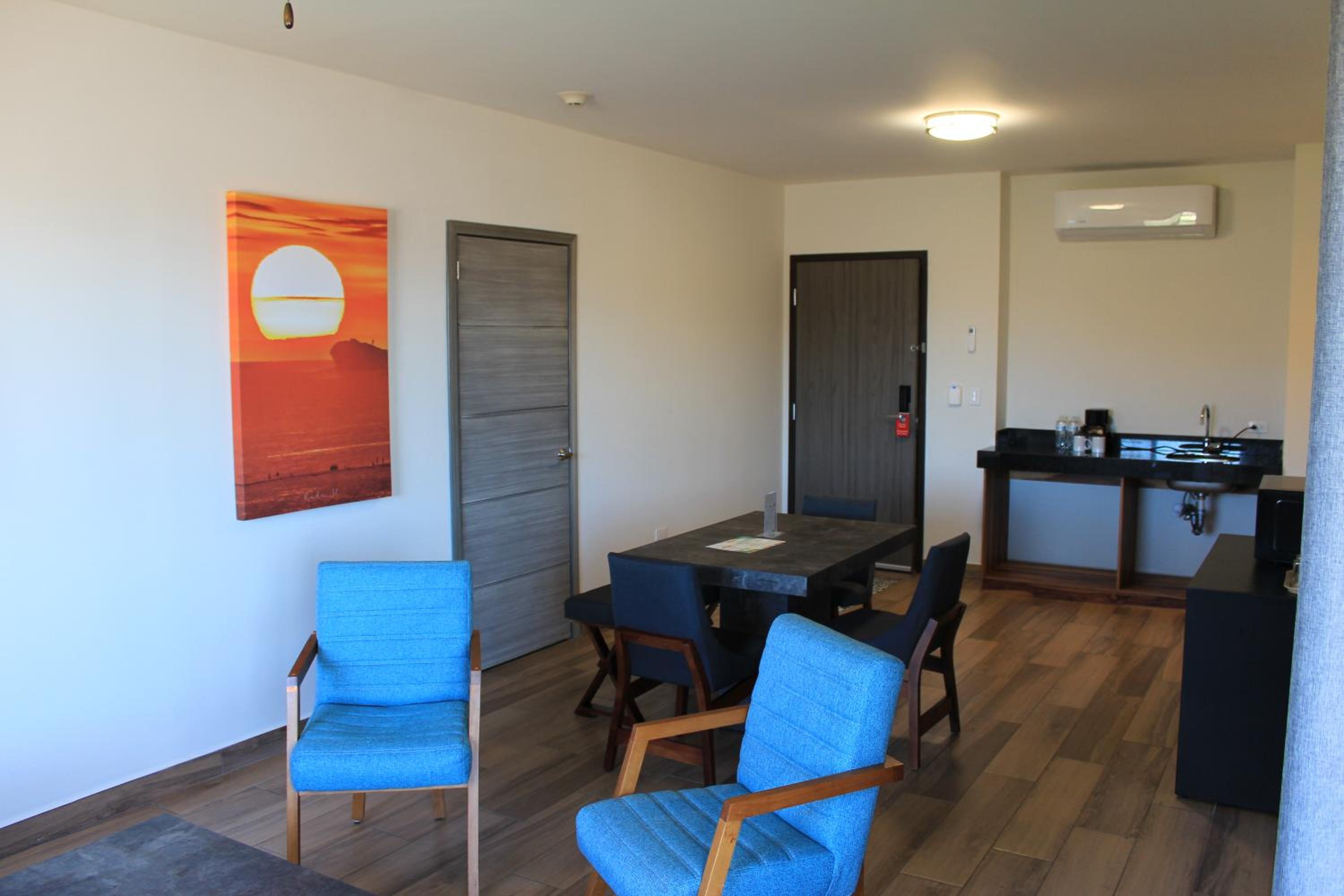 Deluxe Suite With Sea View photo 1