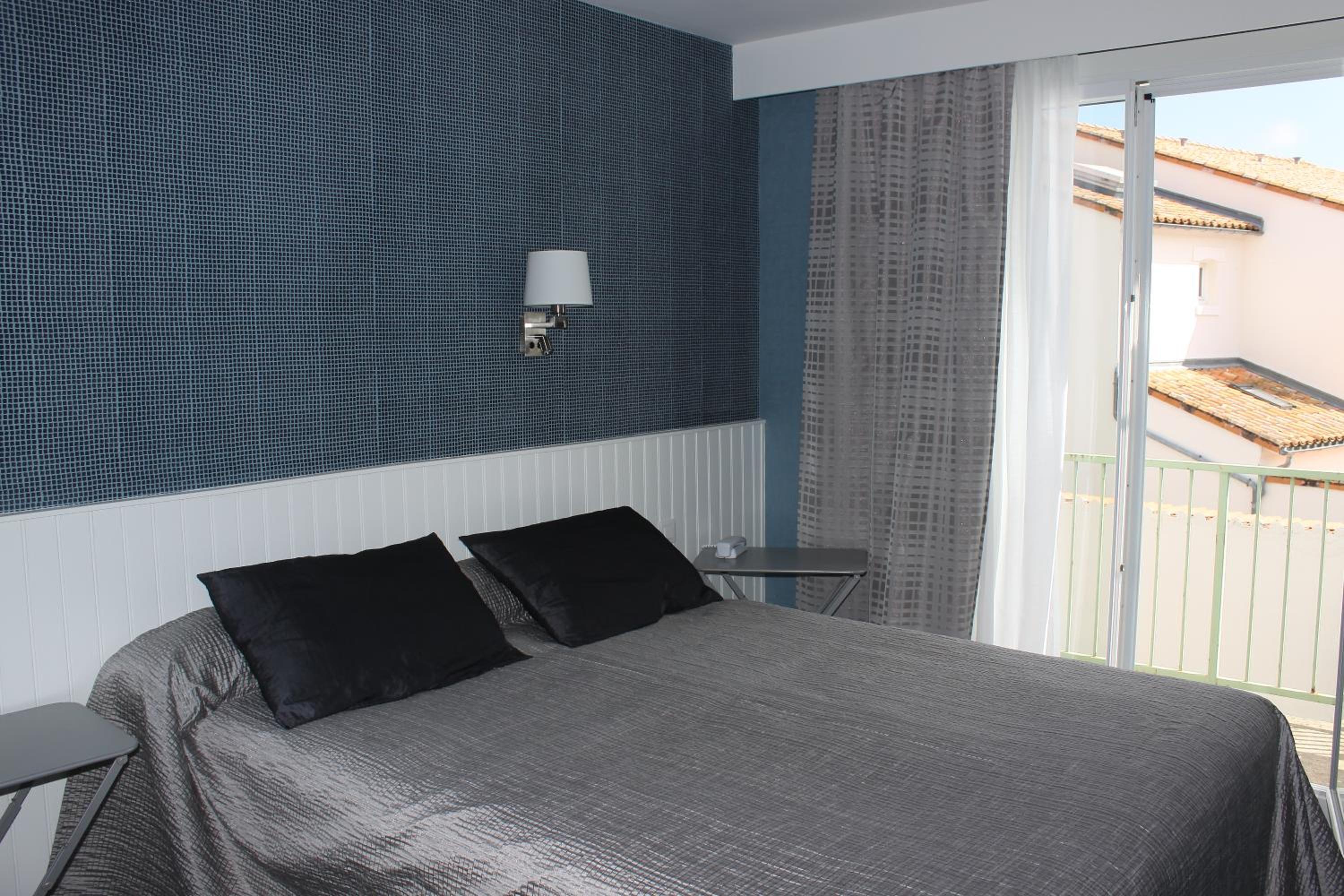 Standard Double Room with Old Town View photo 3
