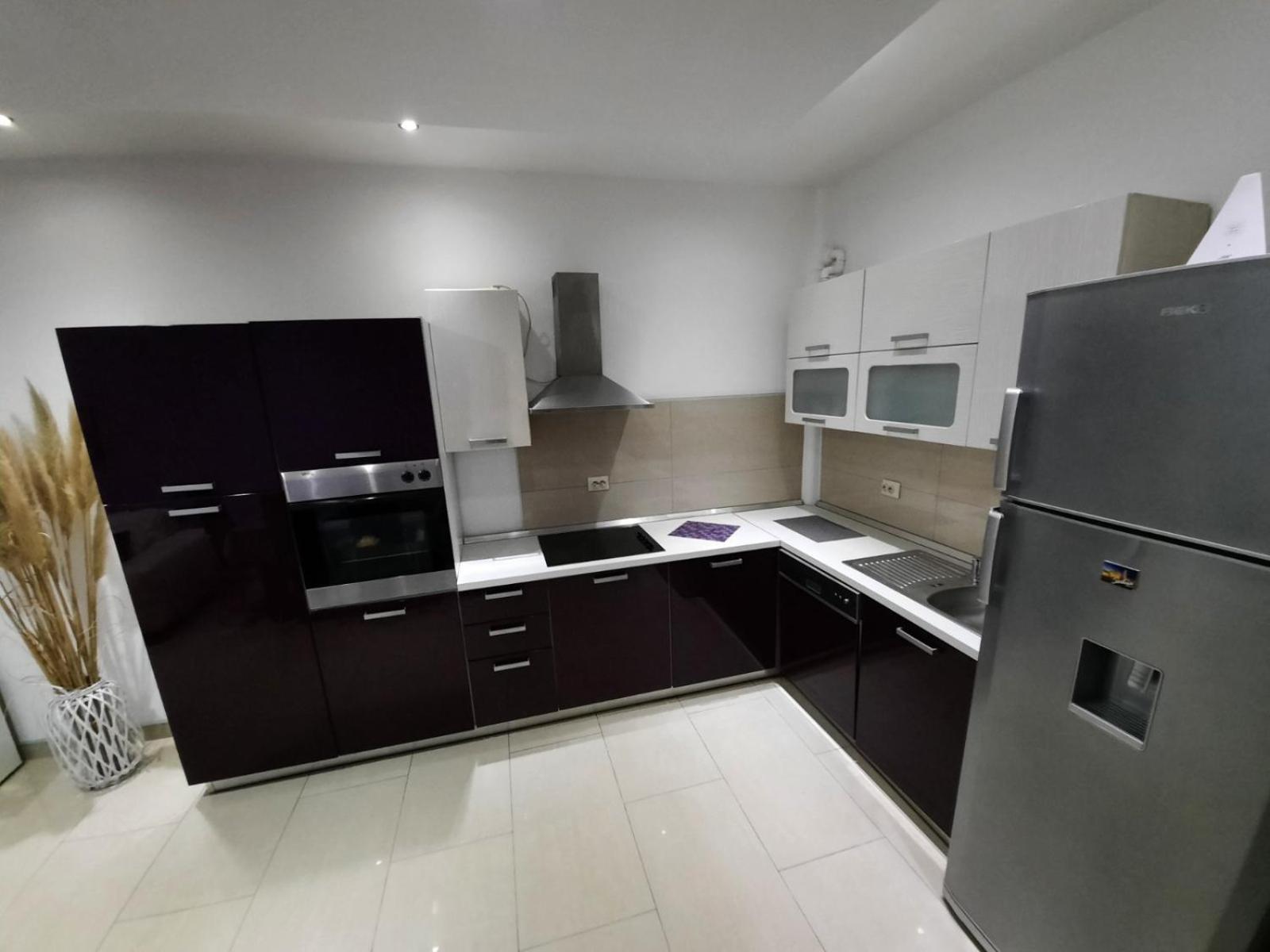 Three-Bedroom Apartment - Photo 31