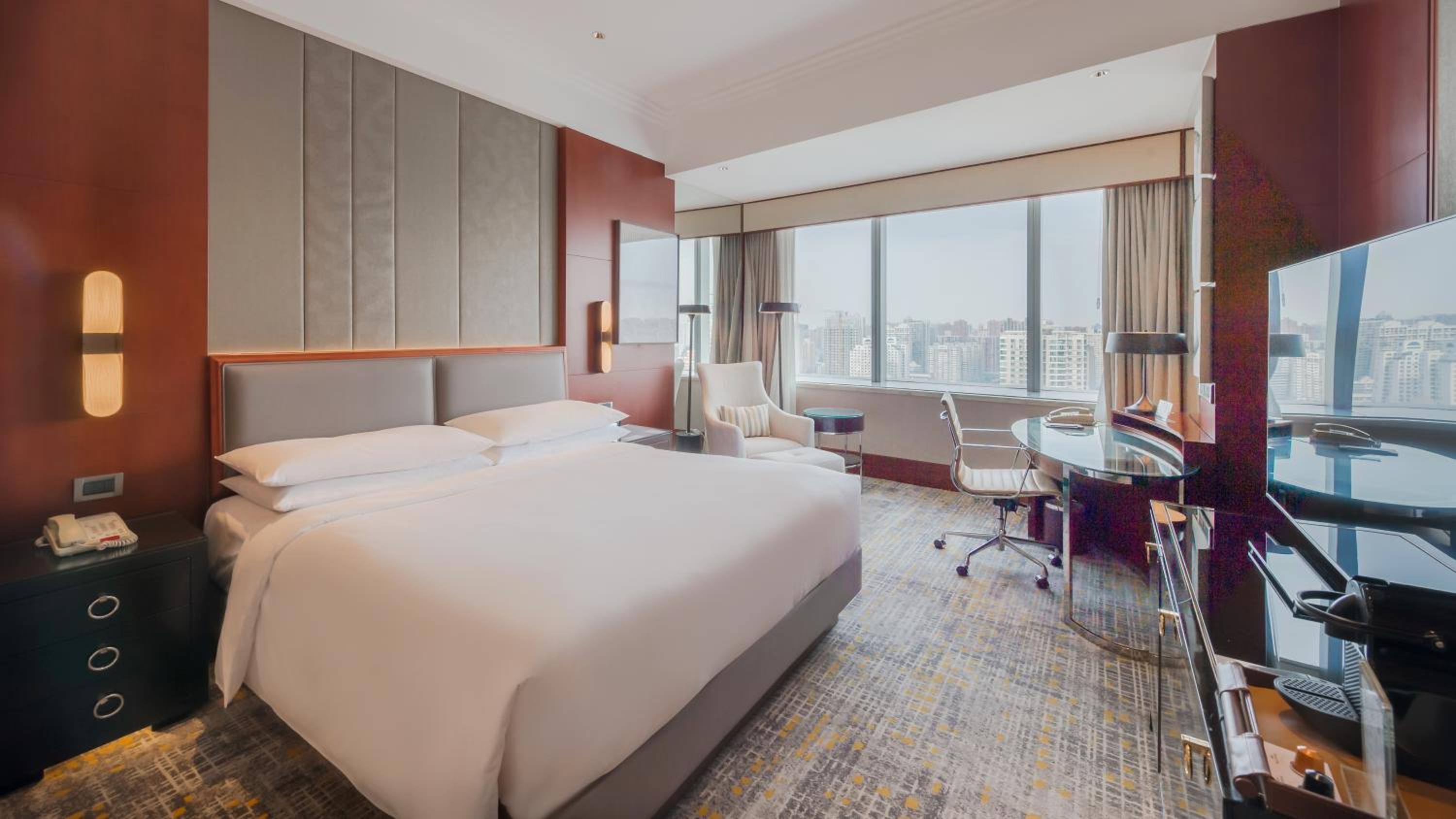 Skyline King Room