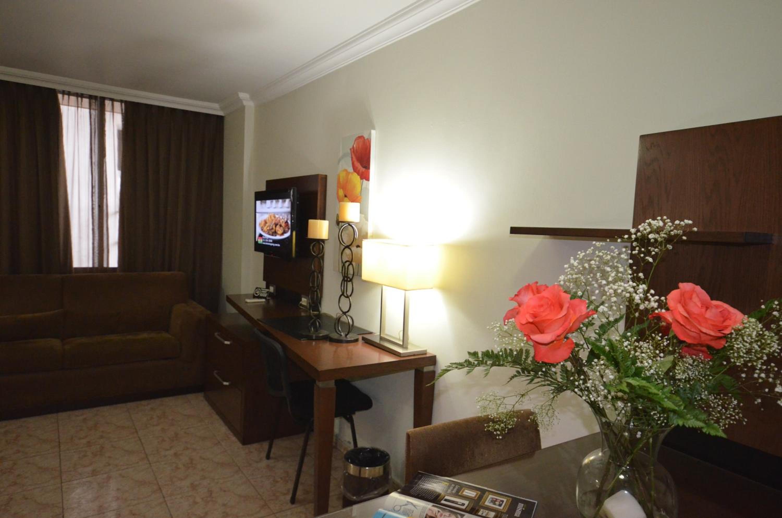 Available room thumbnail 6