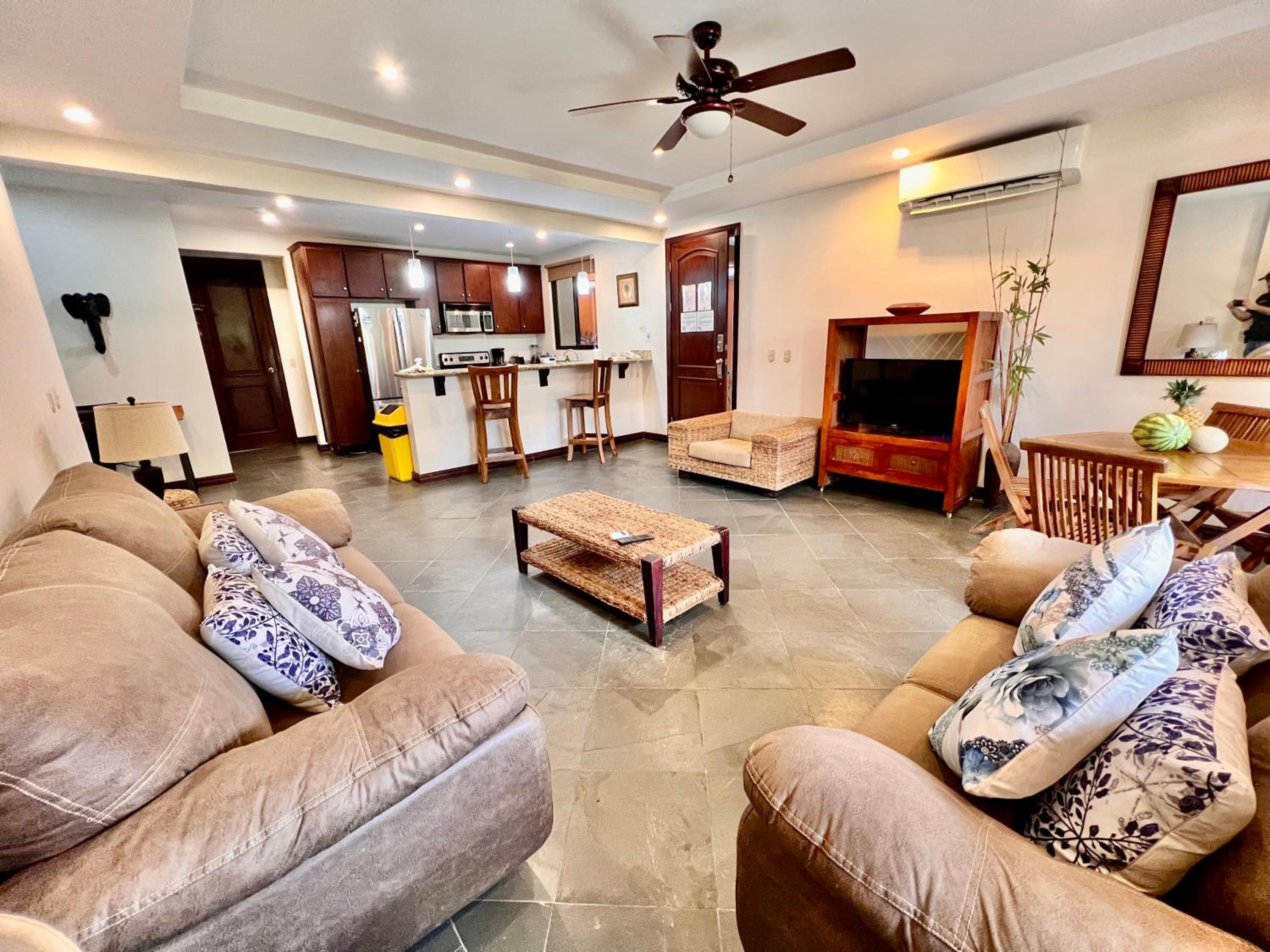 Apartment with Terrace - Photo 5