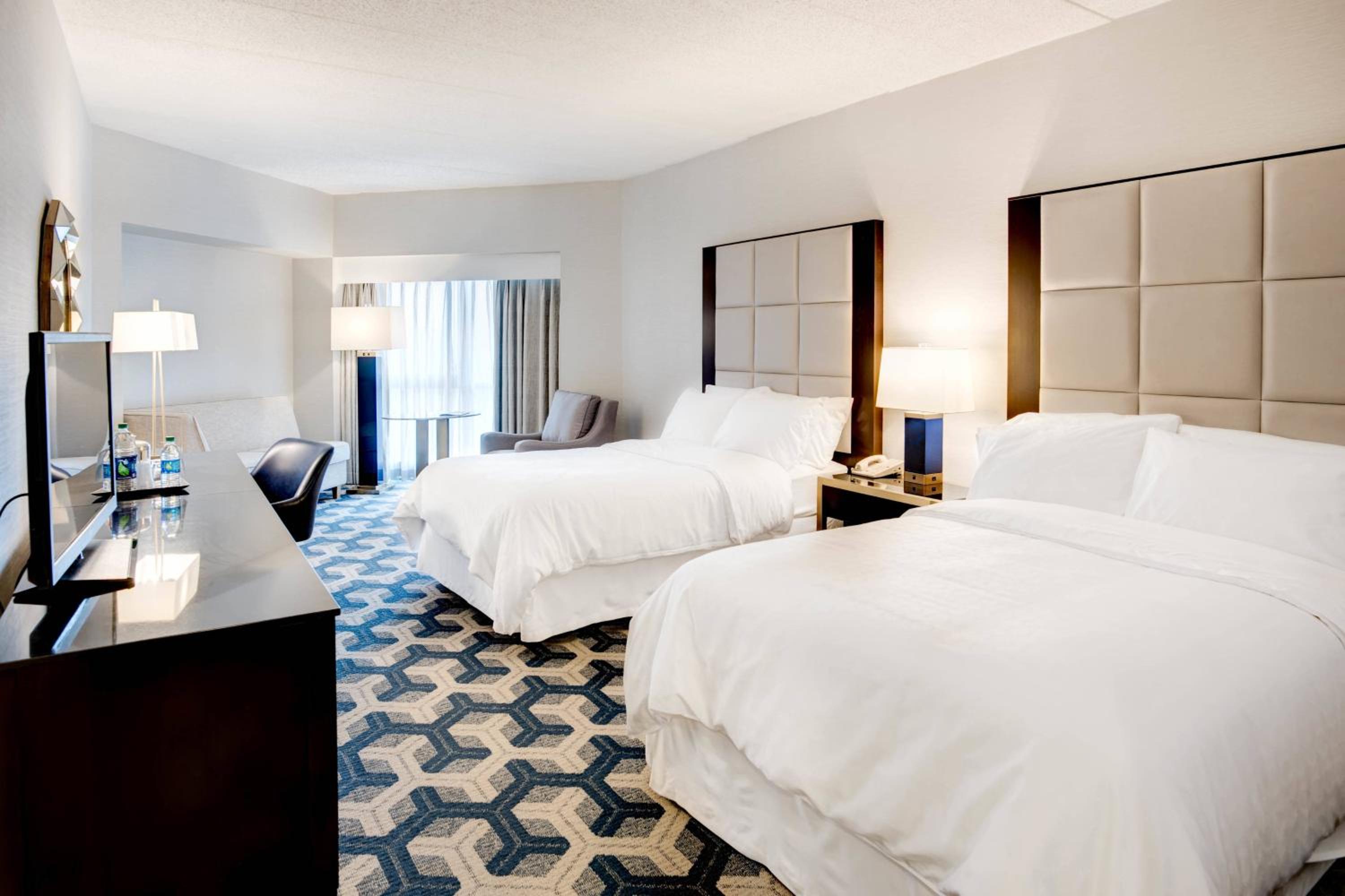 Queen Room with Two Queen Beds - Photo 9