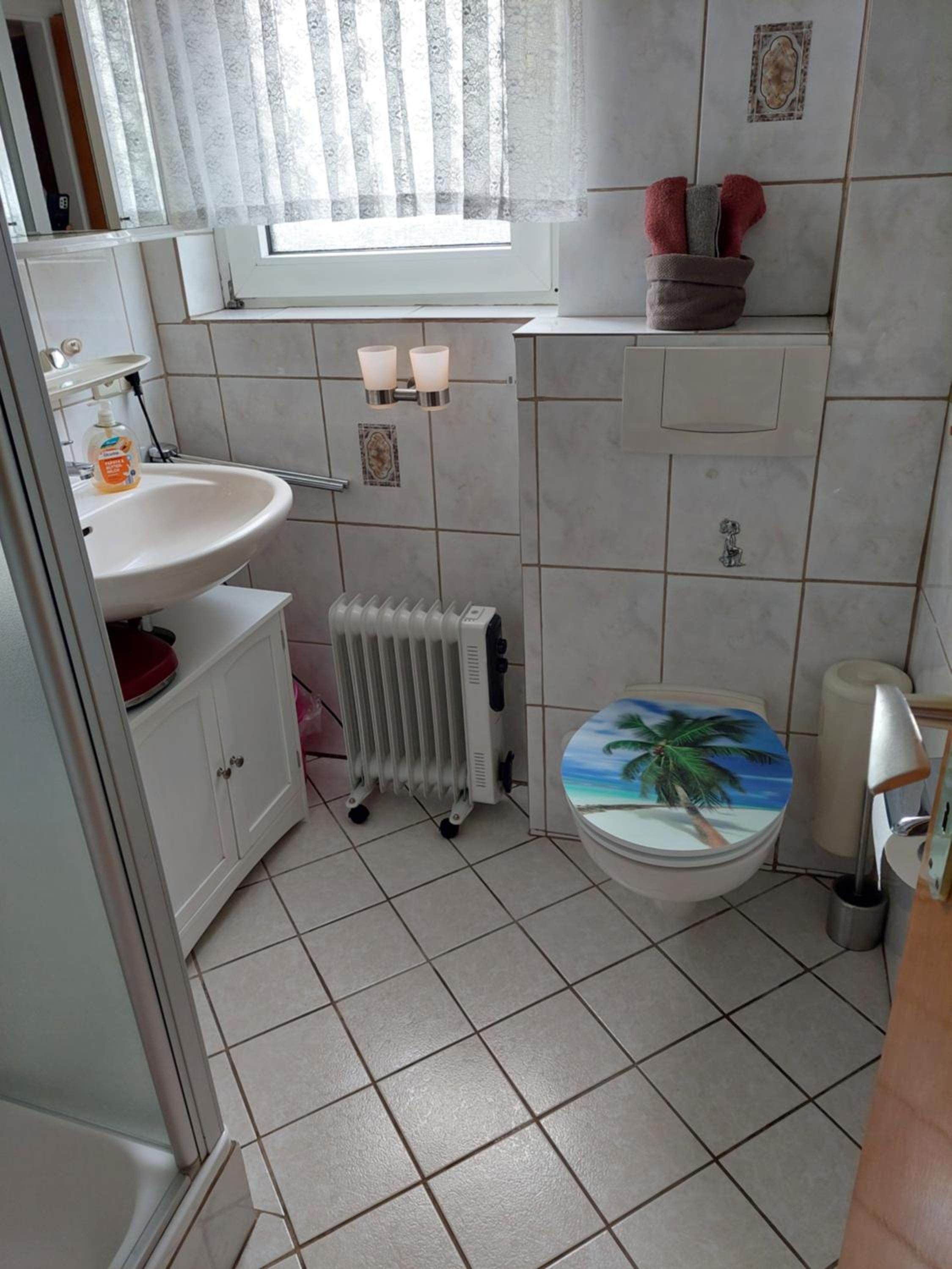 Two-Bedroom Apartment - Photo 38