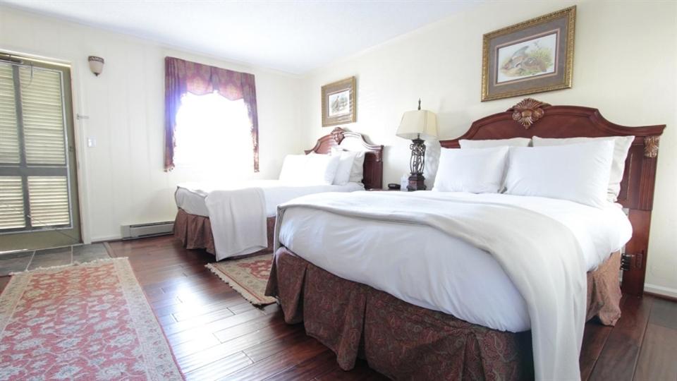 Standard Room, 2 Double Beds - Photo 4