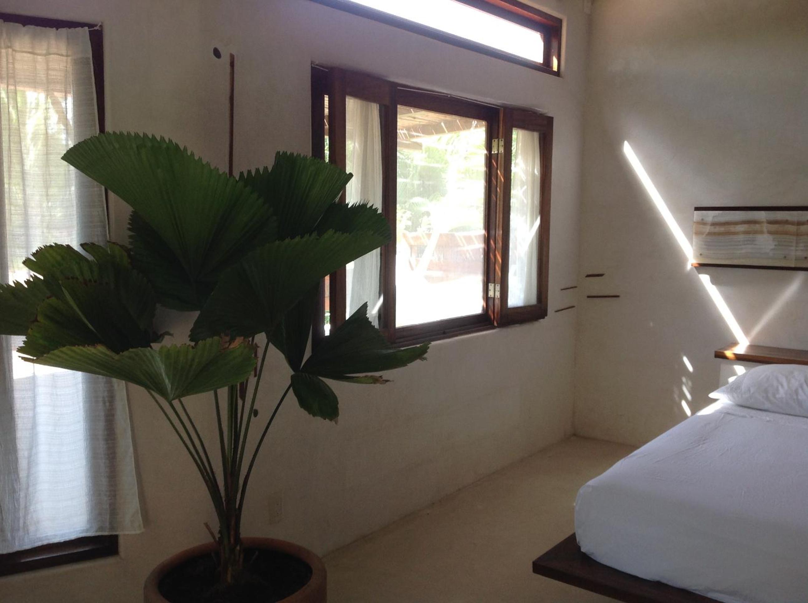 Queen Room with Two Queen Beds photo 2