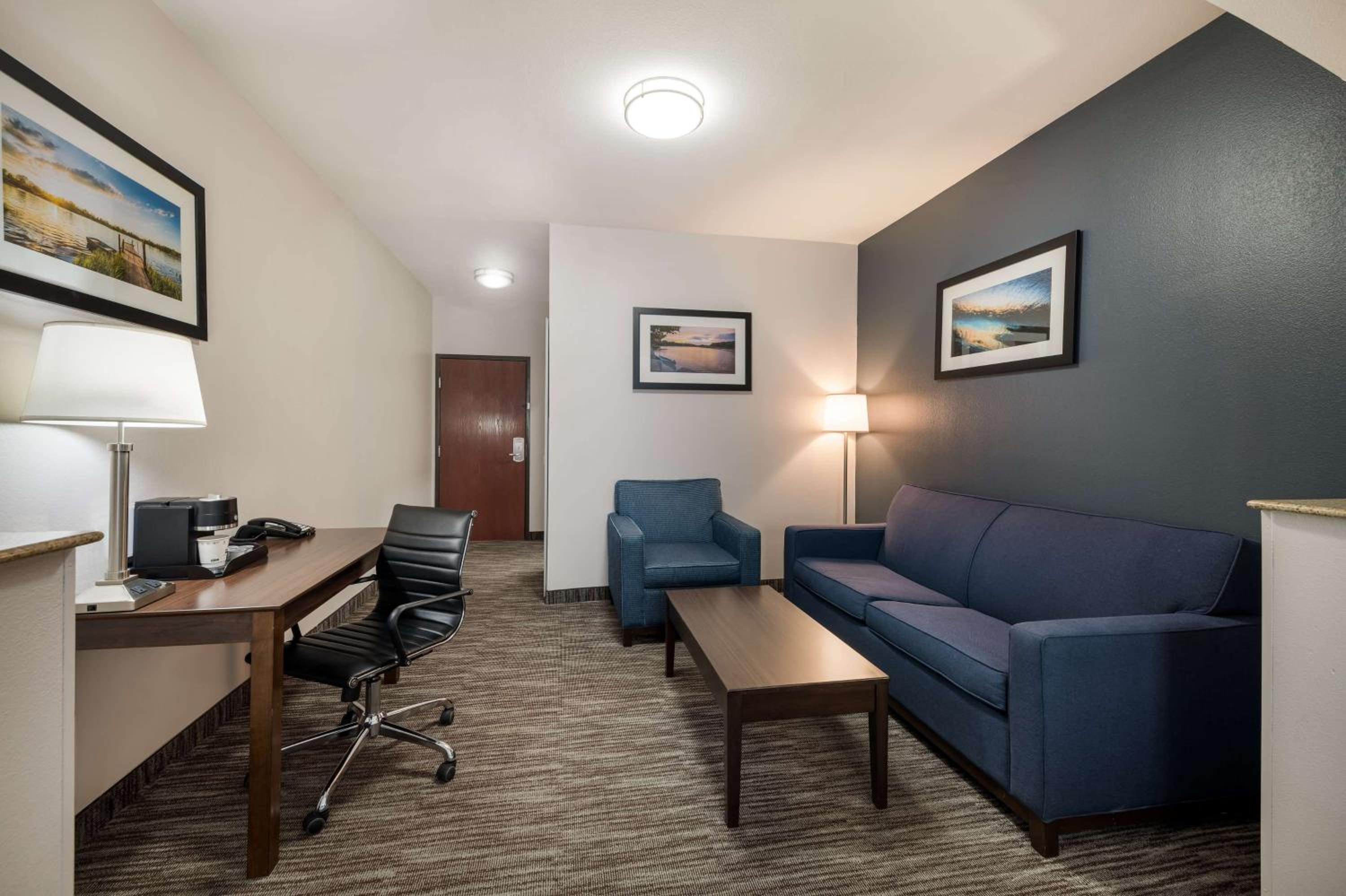 King Suite with Sofa Bed - Photo 3
