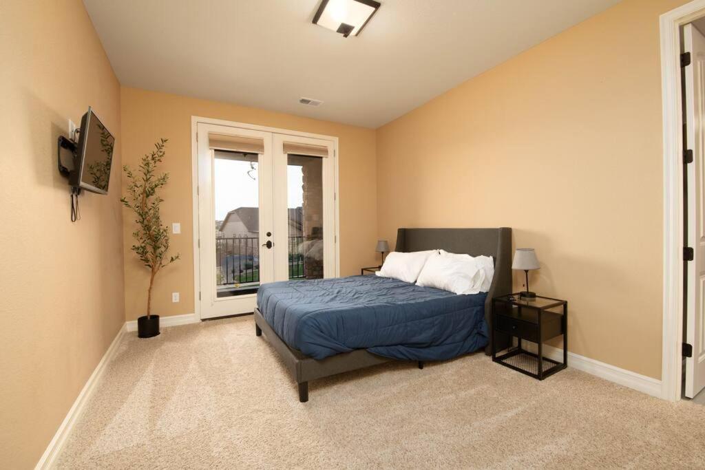 Seven-Bedroom House photo 1