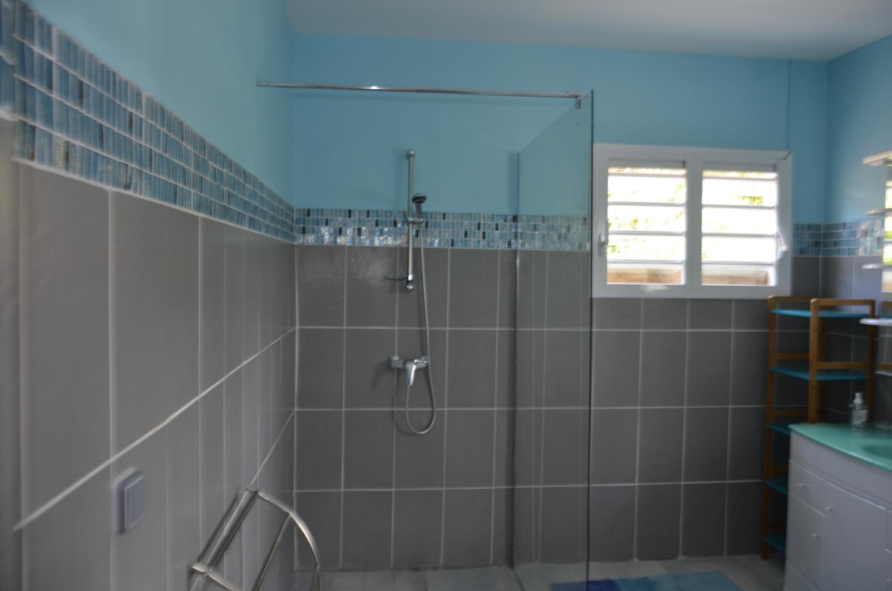 Four-Bedroom House photo 3