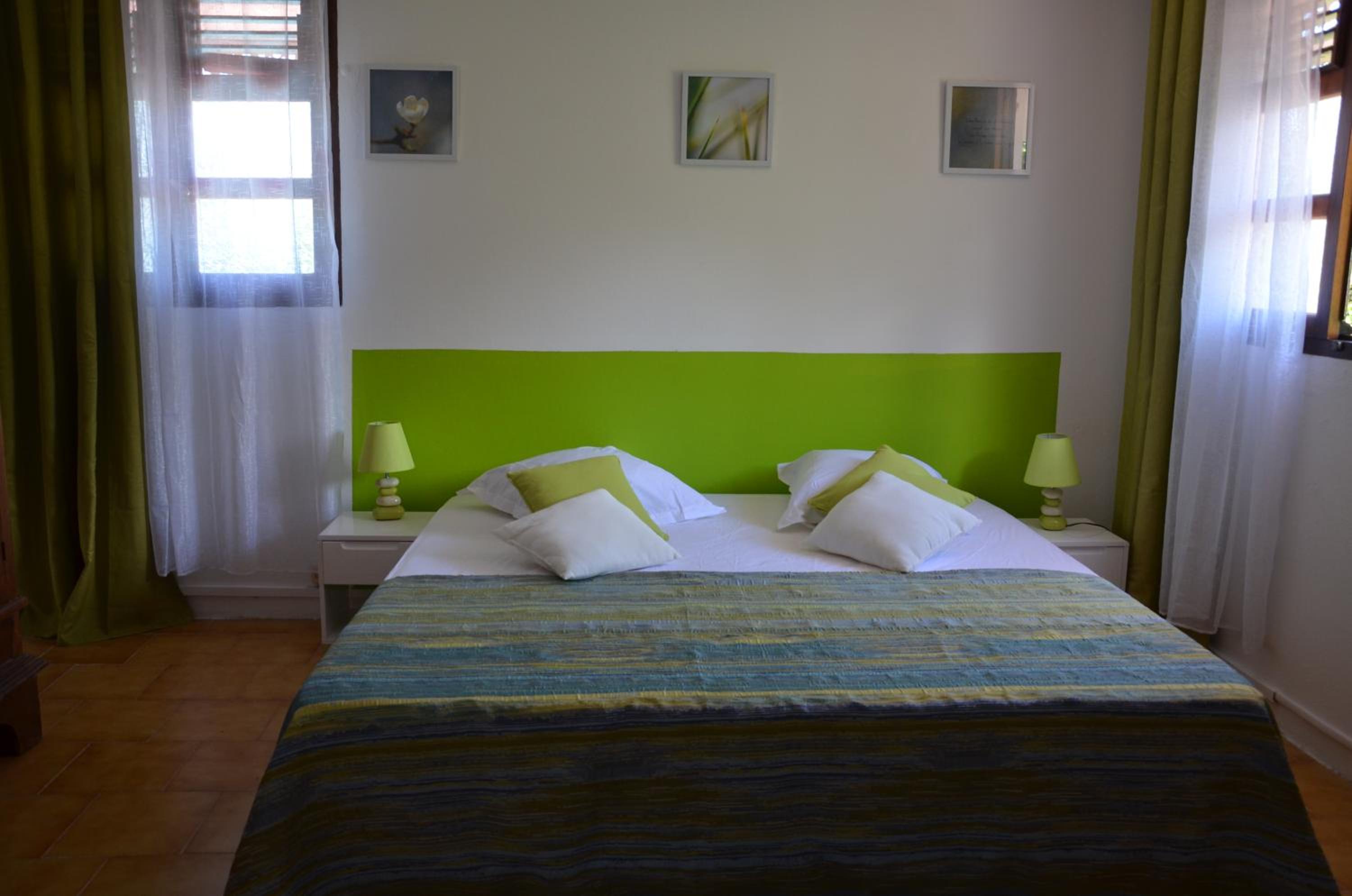 Two-Bedroom House photo 2