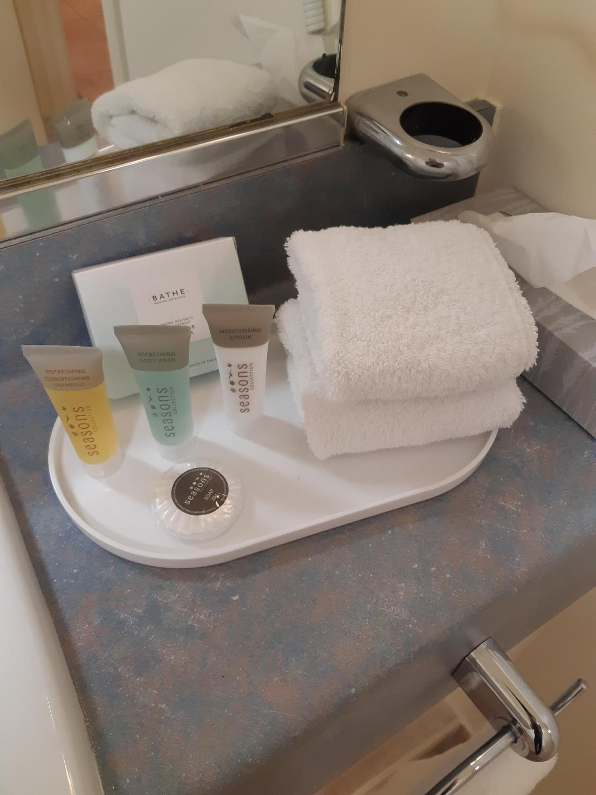 Executive Studio with Spa Bath  - Photo 3