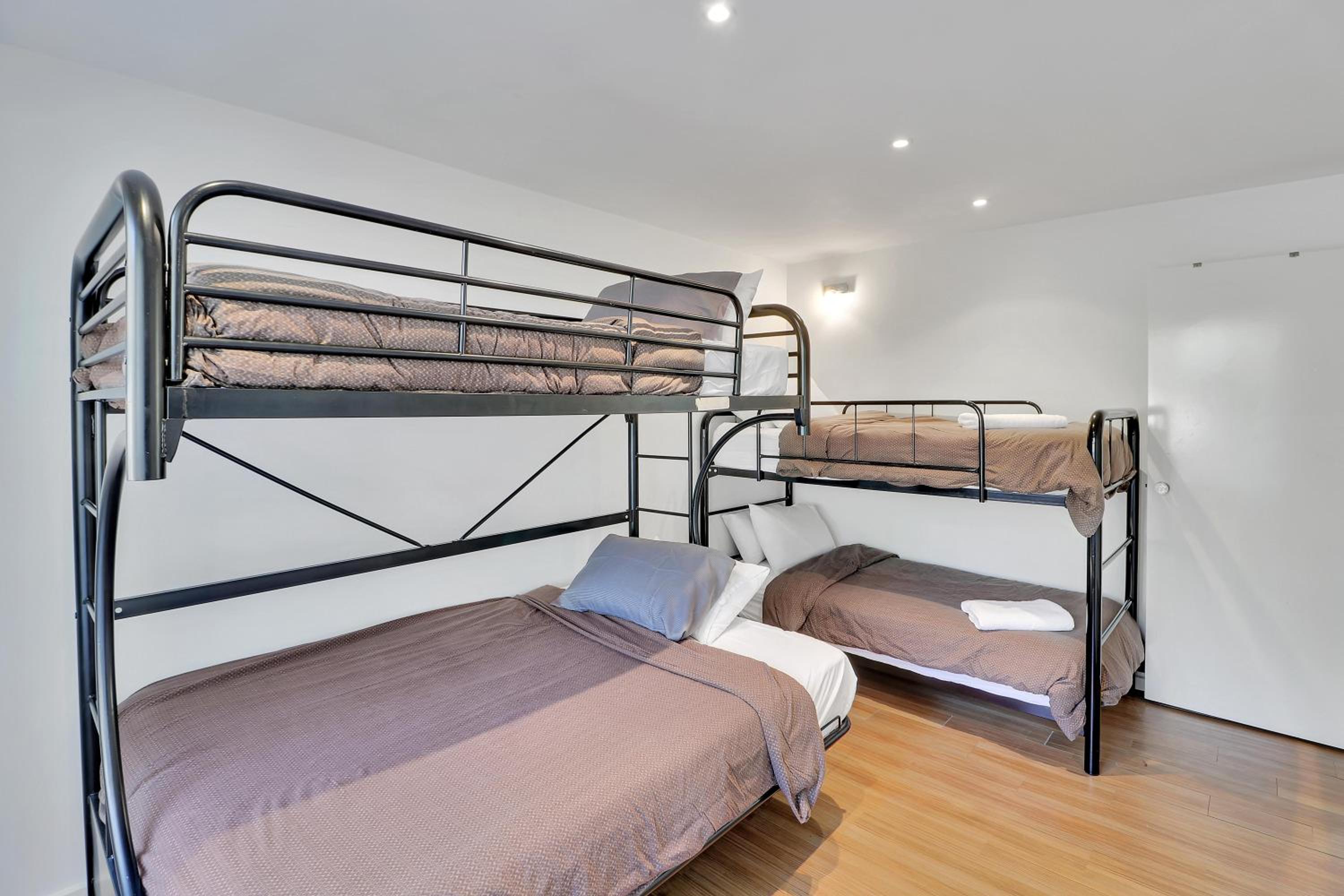 Three-Bedroom Vacation Home  photo 2