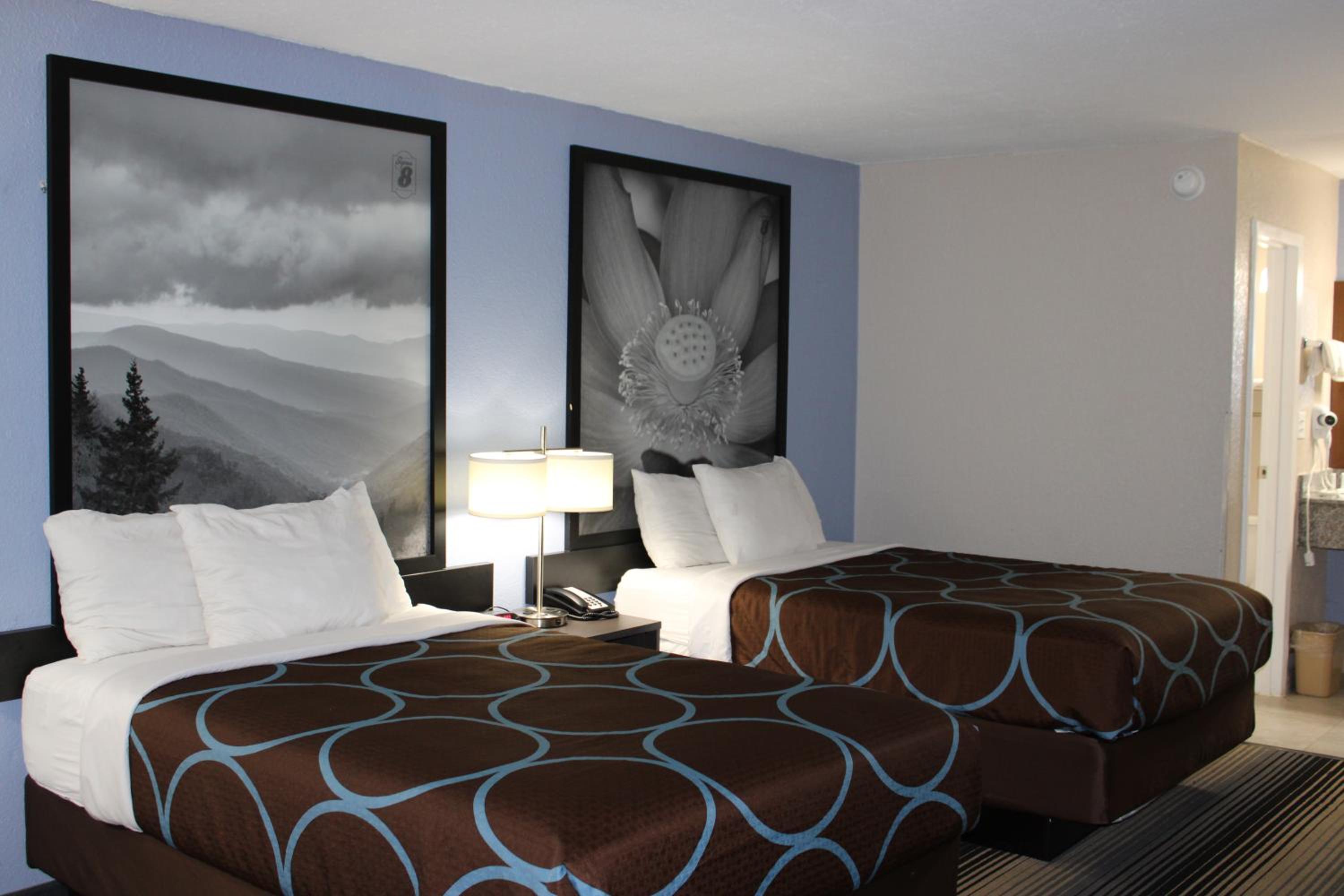 Double Room with Two Double Beds - Mobility Access/Non-Smoking - Photo 1