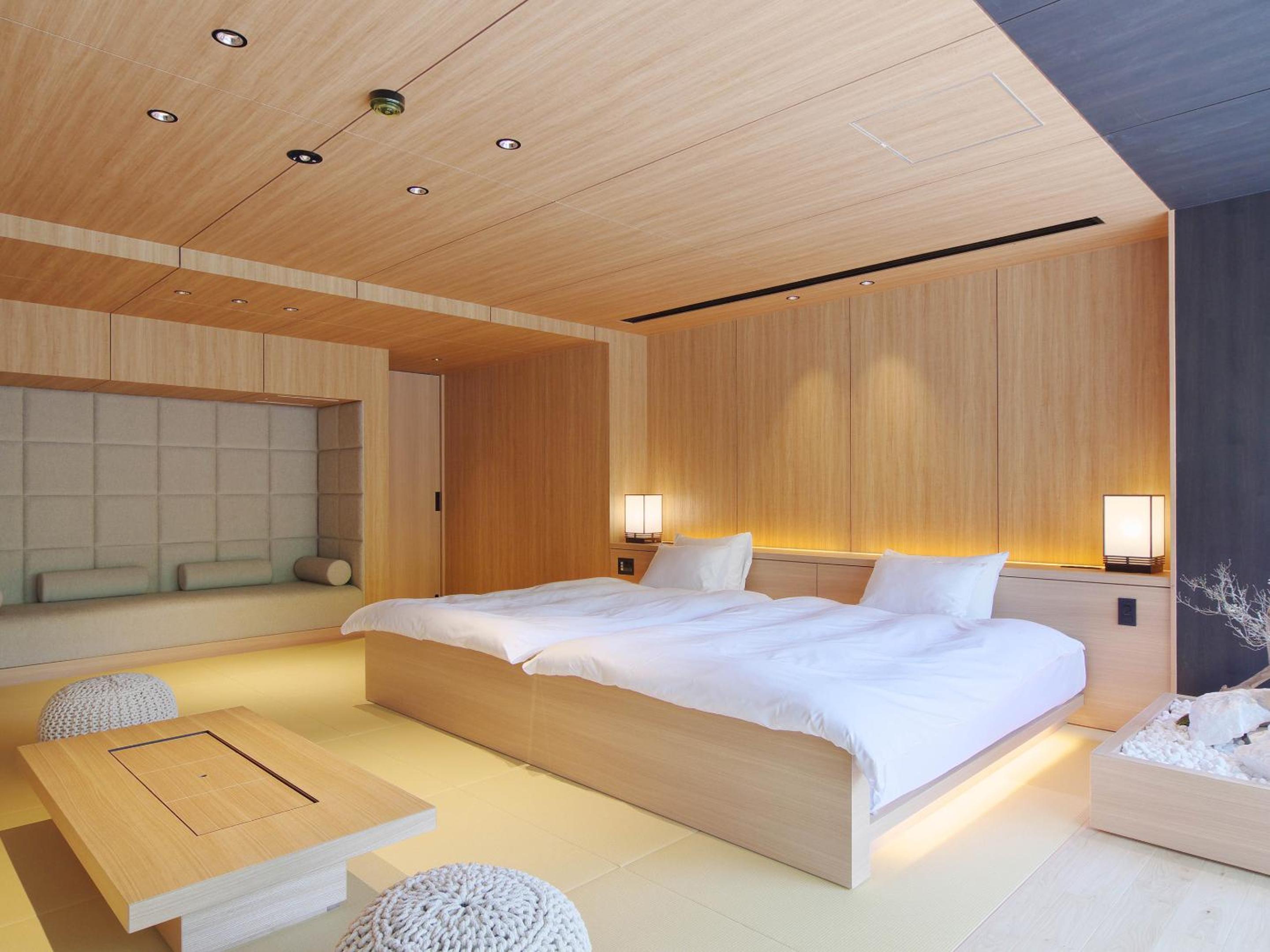 Deluxe Suite with Spa Bath photo 2