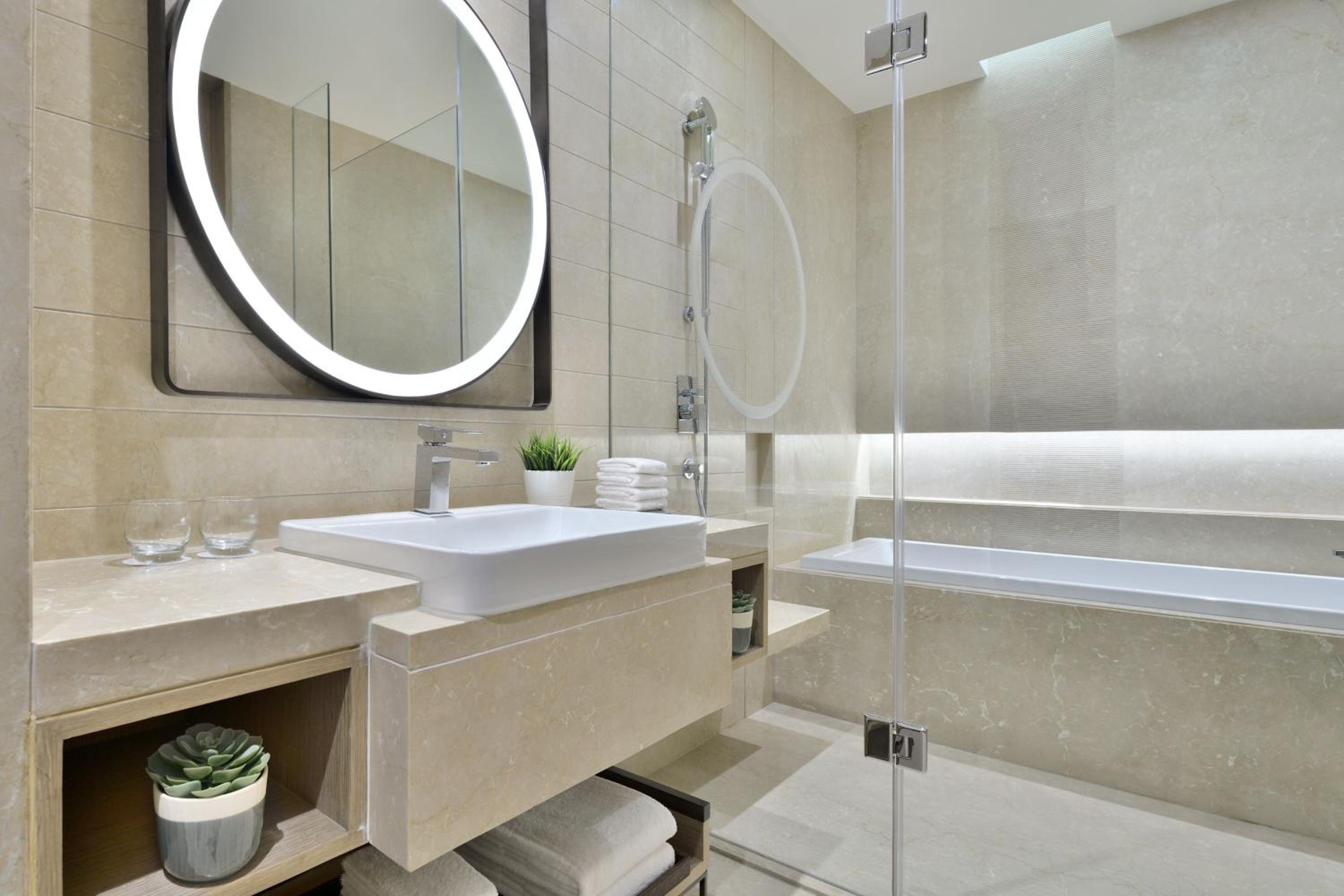 Luxury One-Bedroom Residence, 1 King, Skyline view, Balcony - 20% discount on Food and Beverage Luxury One-Bedroom Residence, 1 King, Skyline view, Balcony - 20% discount on Food and Beverage