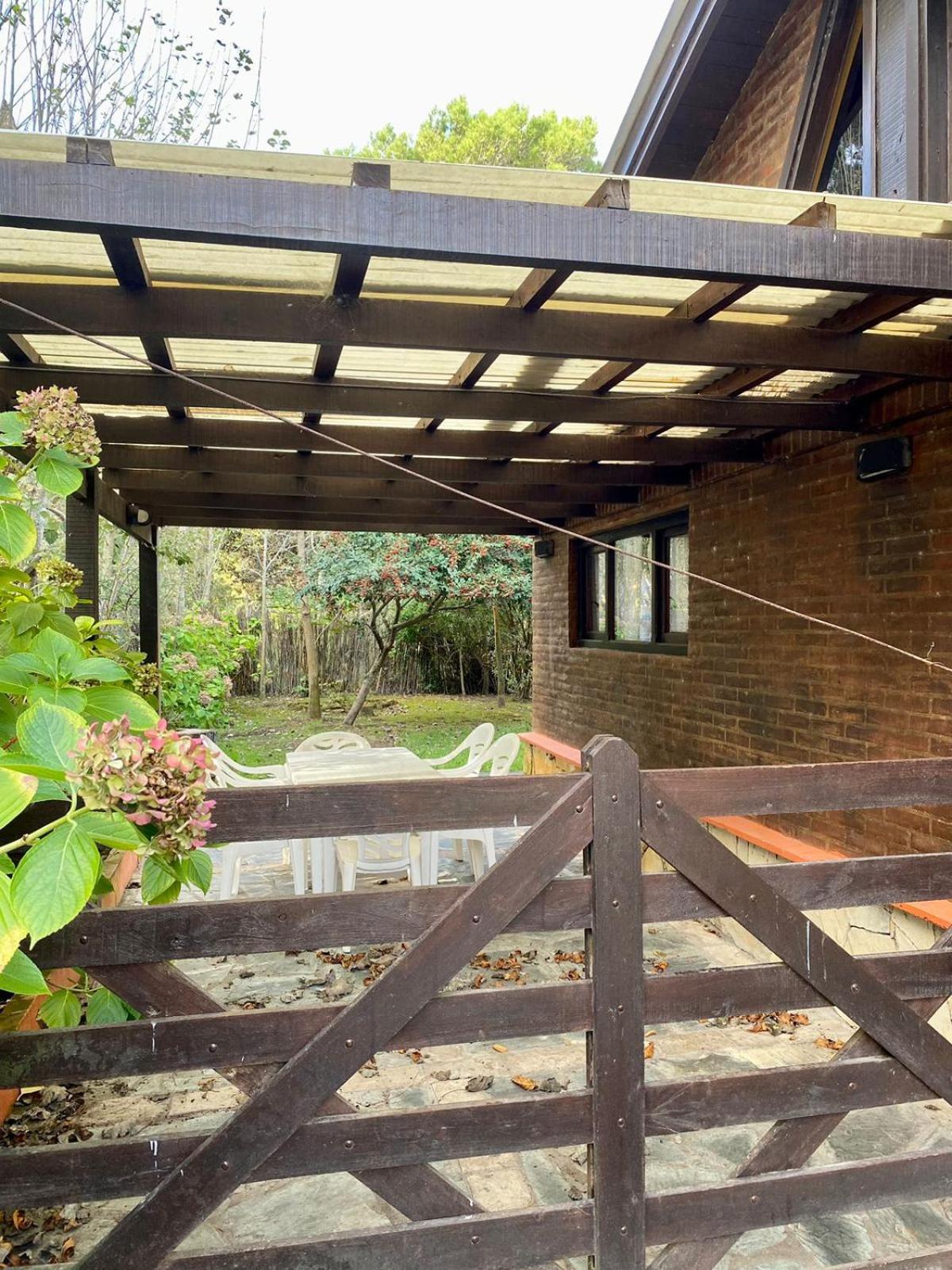 Three-Bedroom House photo 2