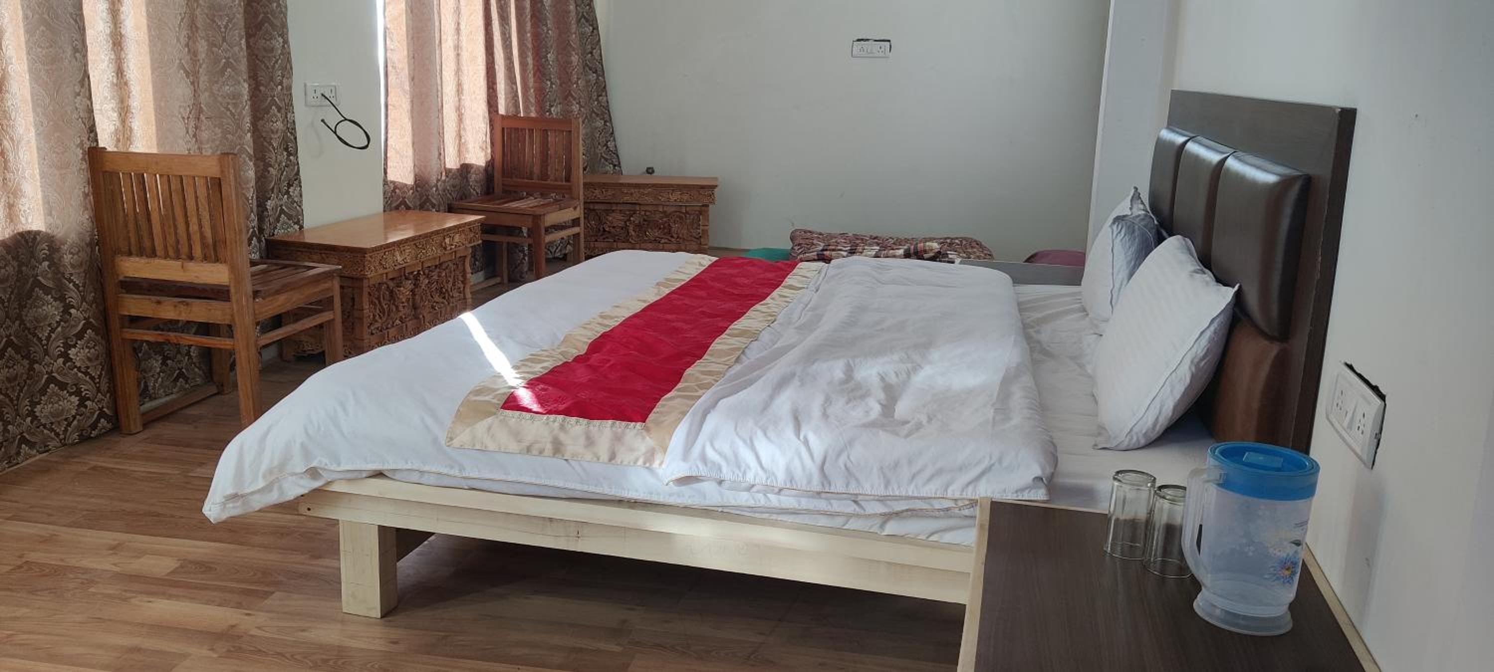 Double or Twin Room photo 3