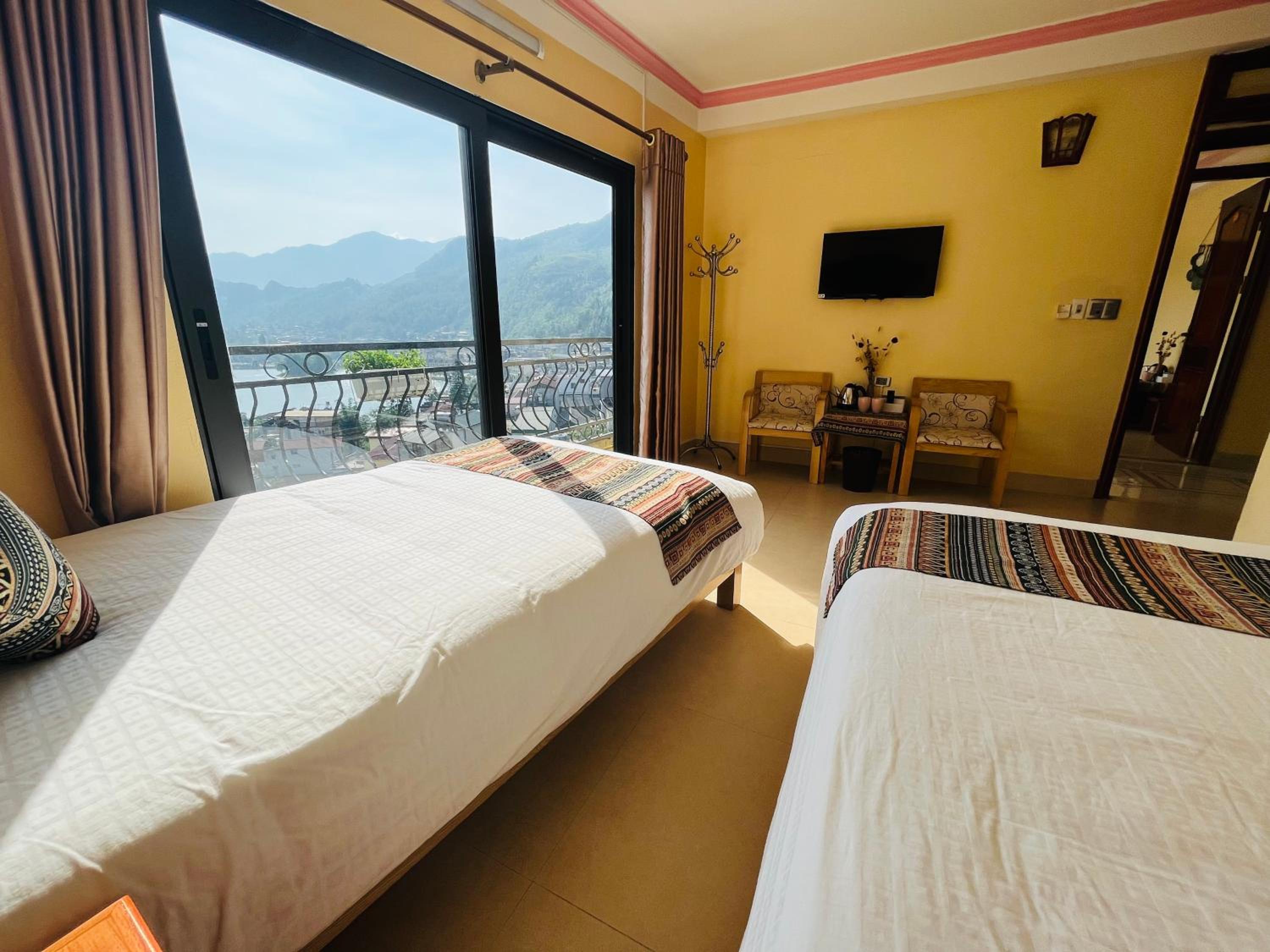 Deluxe Double or Twin Room with Lake View photo 3