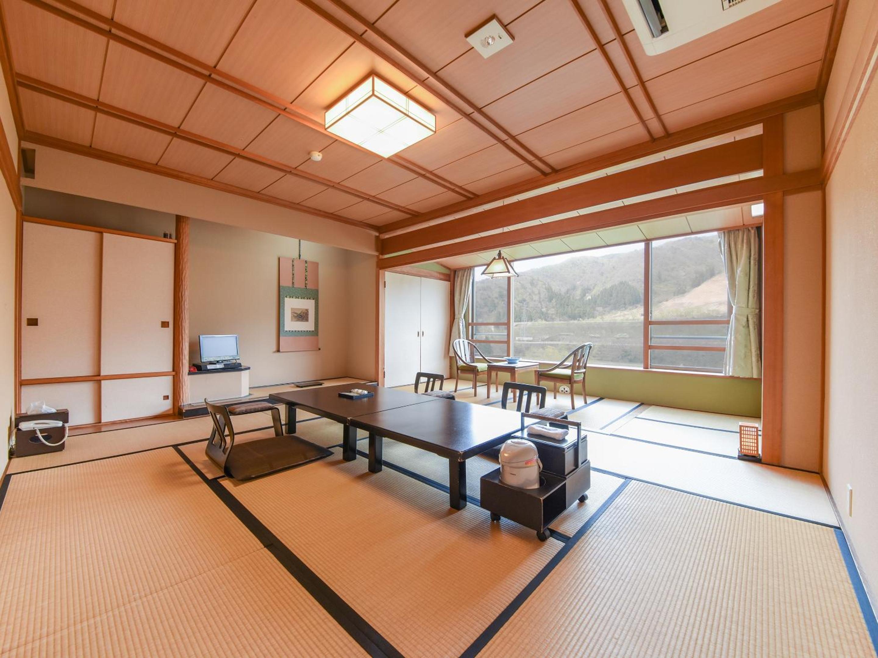 Japanese-Style Family Room - Non-Smoking