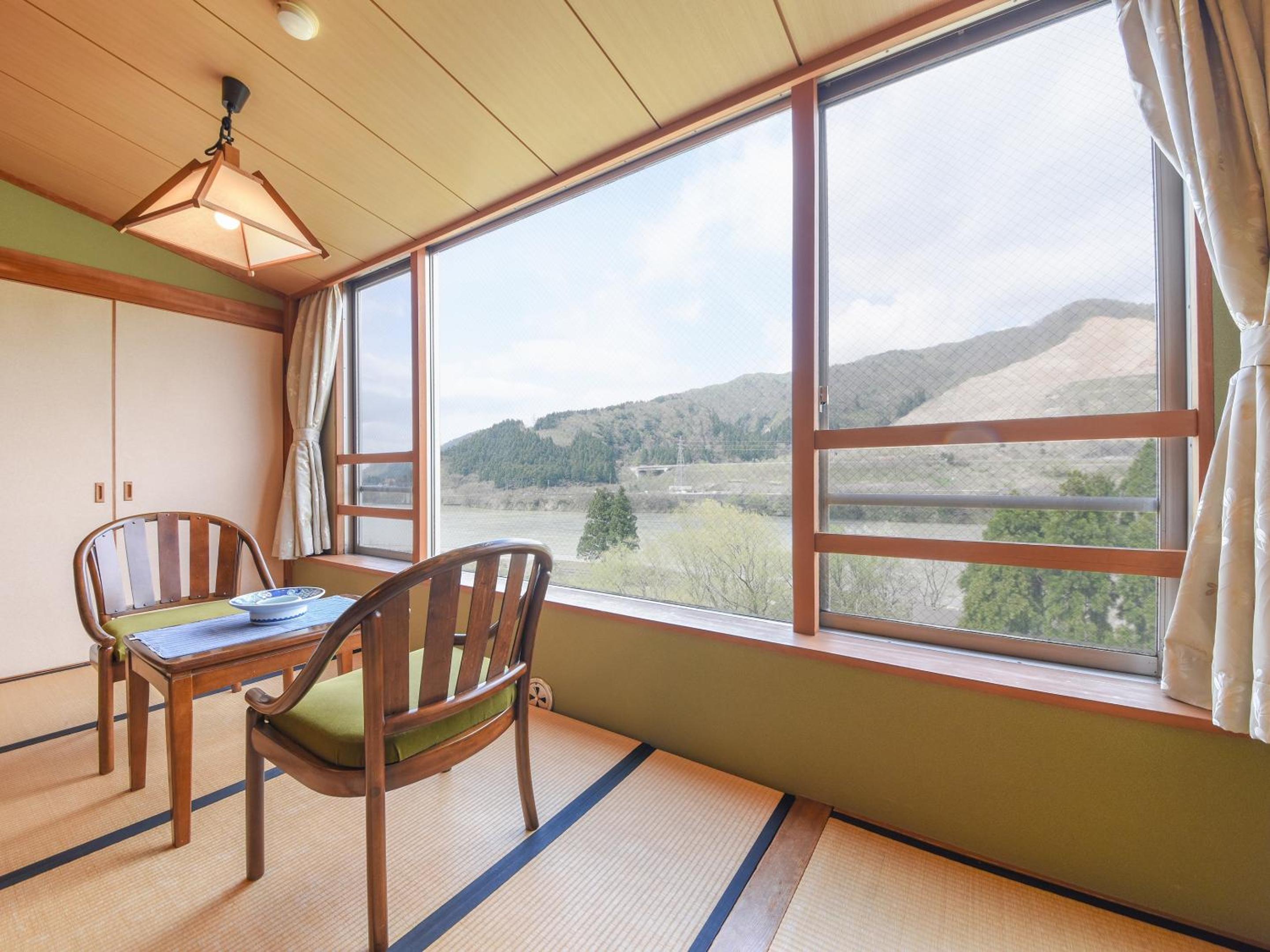Japanese-Style Family Room - Non-Smoking photo 2