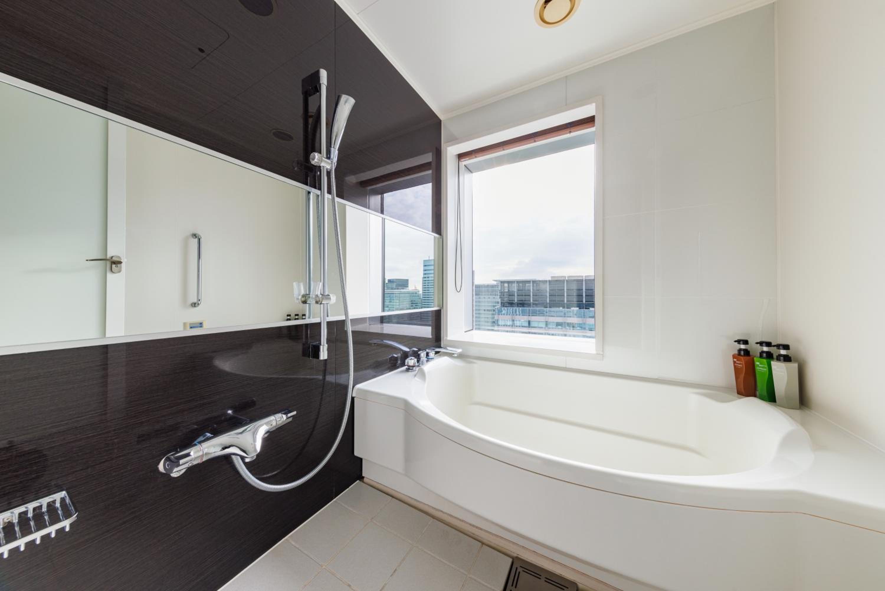 Executive Twin Room - Non-Smoking - Photo 4