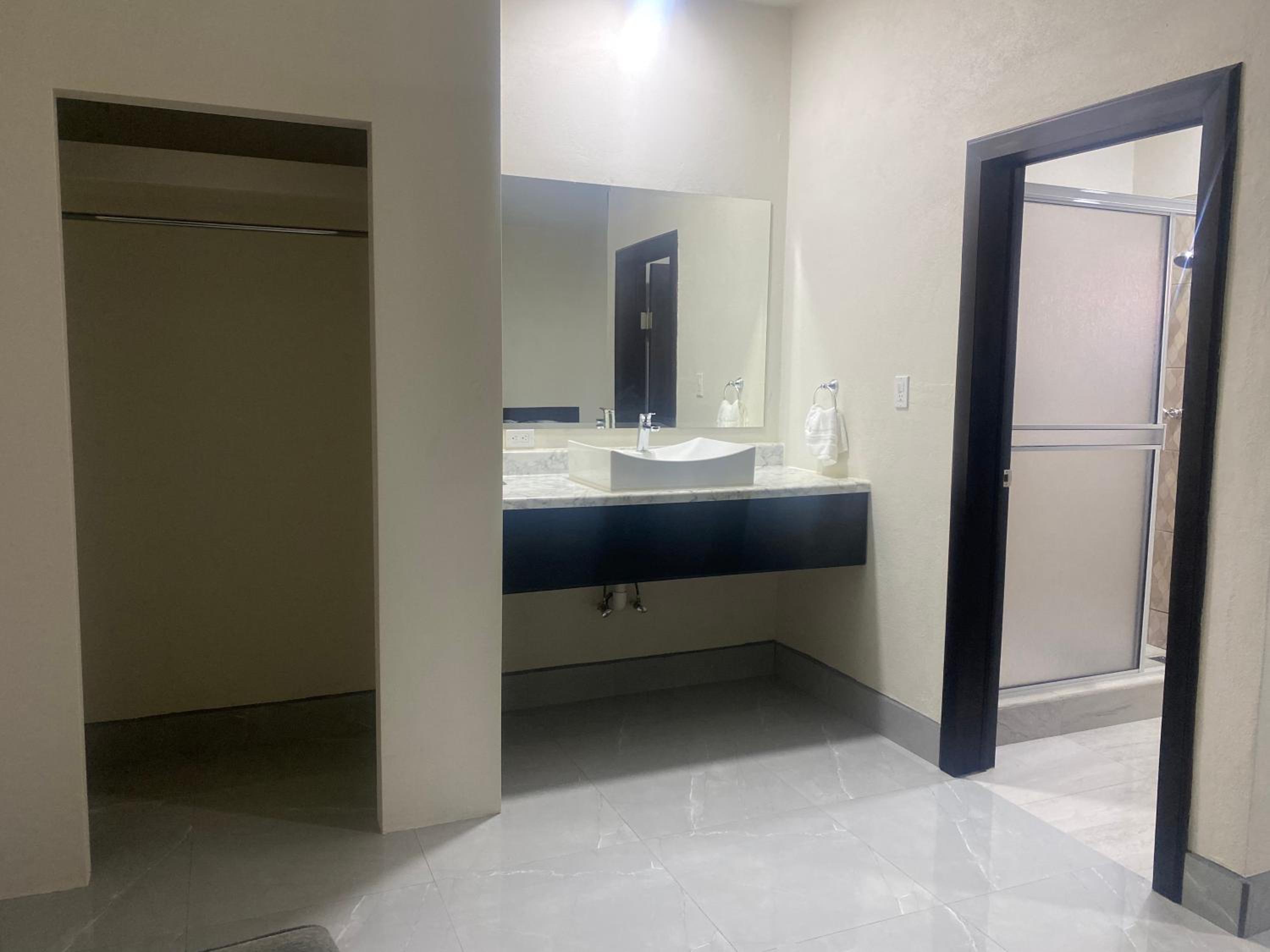 Large Double Room - Photo 65