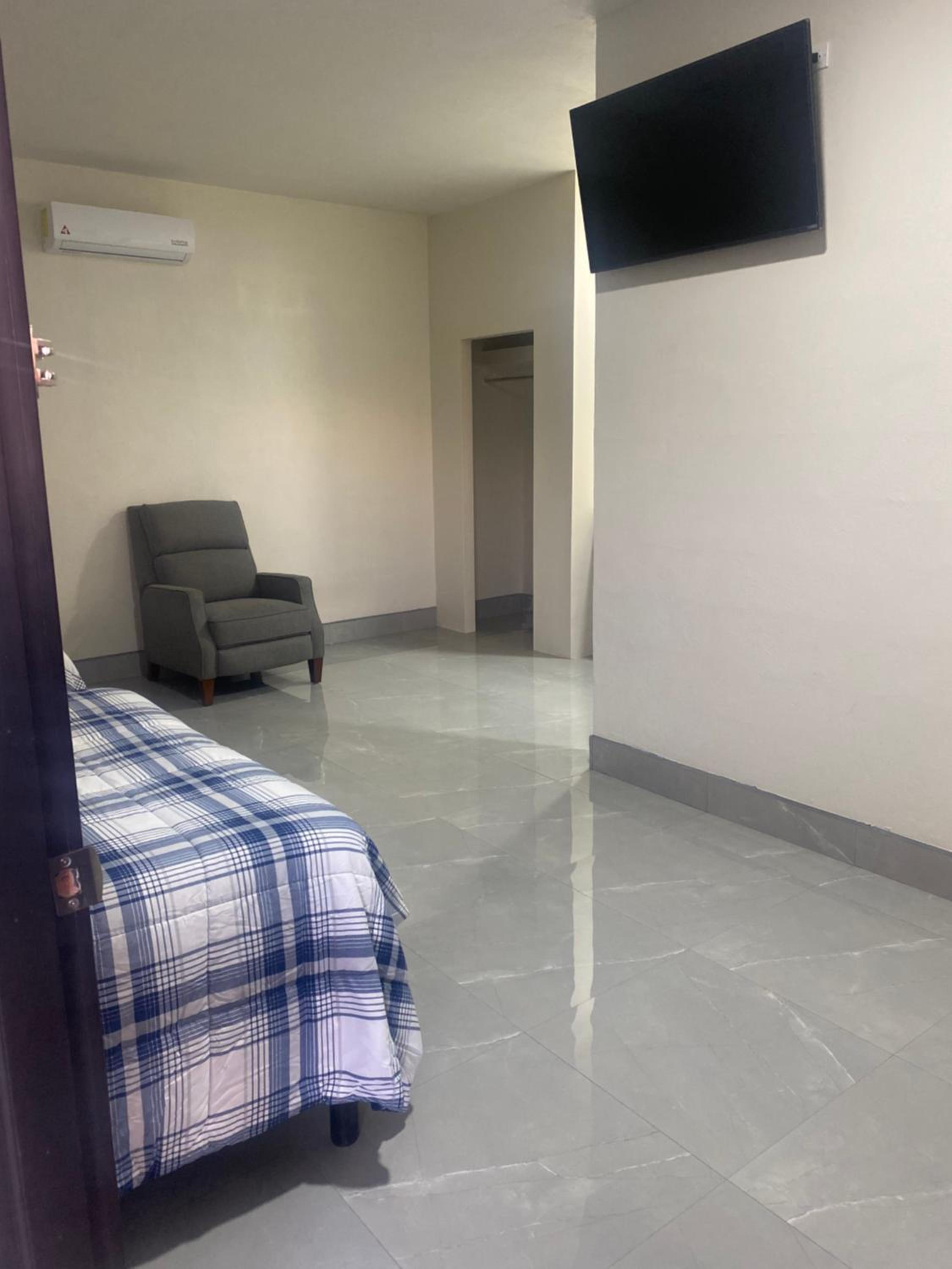 Large Double Room - Photo 64